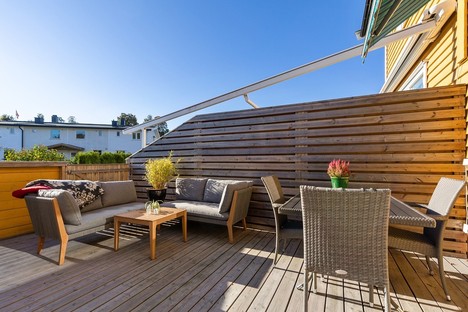 Godt med plass til ønsket utemøblement! Galleribilde