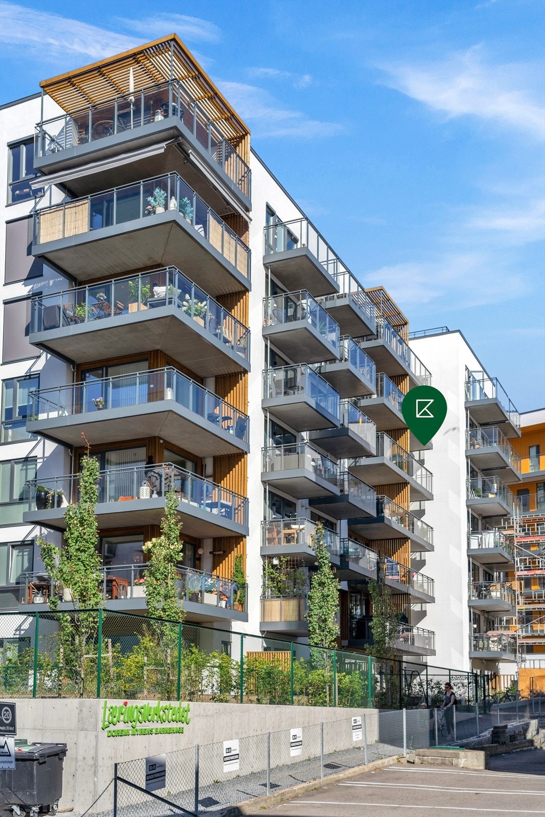 Fasaden - flott beliggenhet i femte etasje Galleribilde
