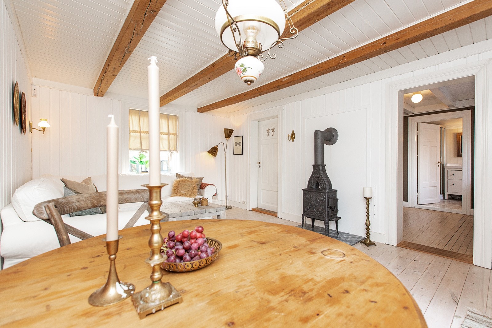 Videre fra stua går du inn til kjøkkenet. Galleribilde