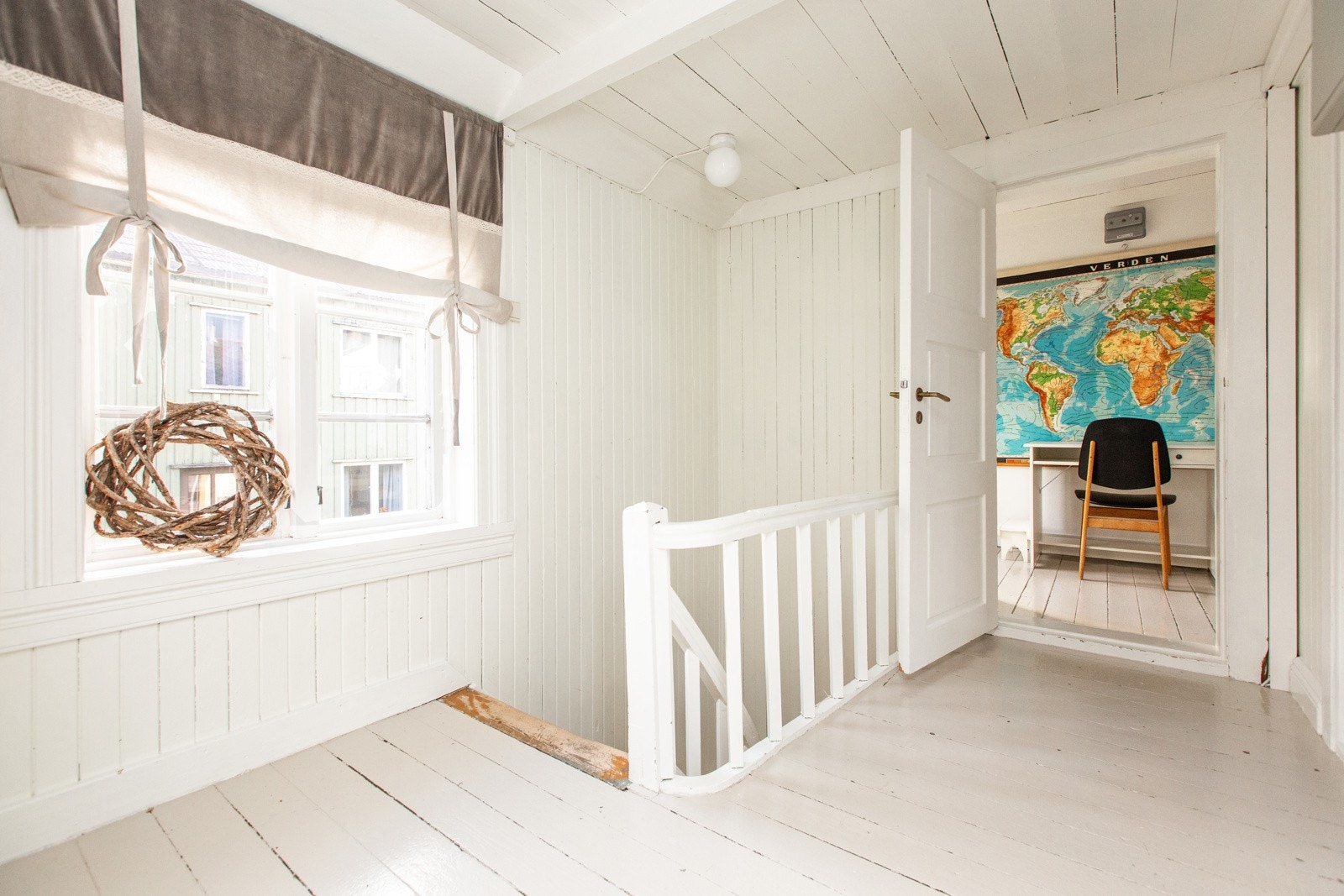 Trappegang i 2.etg. Her finner du 3 koselige soverom med god størrelse. Galleribilde