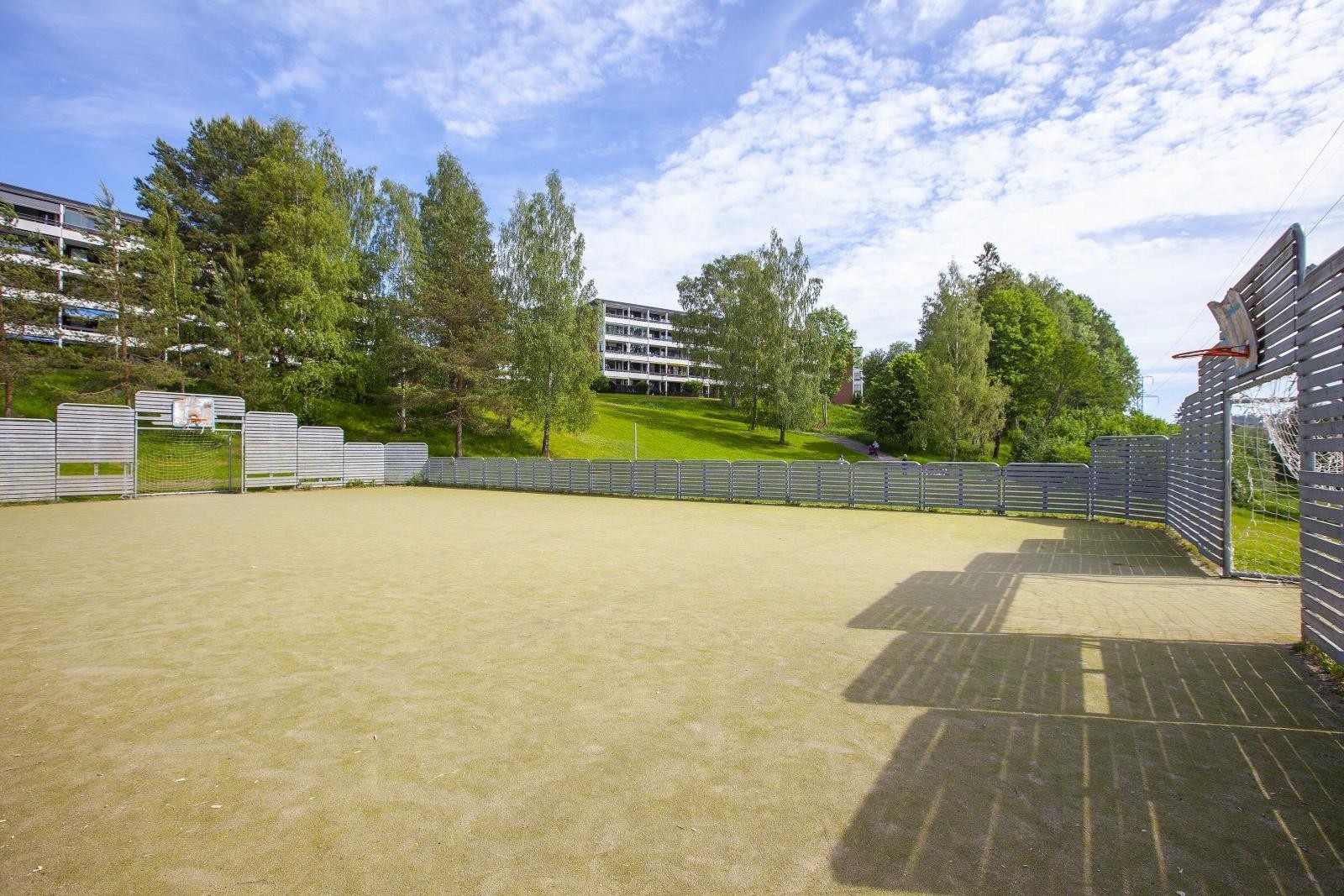 Ballbinge i Mæredalen. Galleribilde