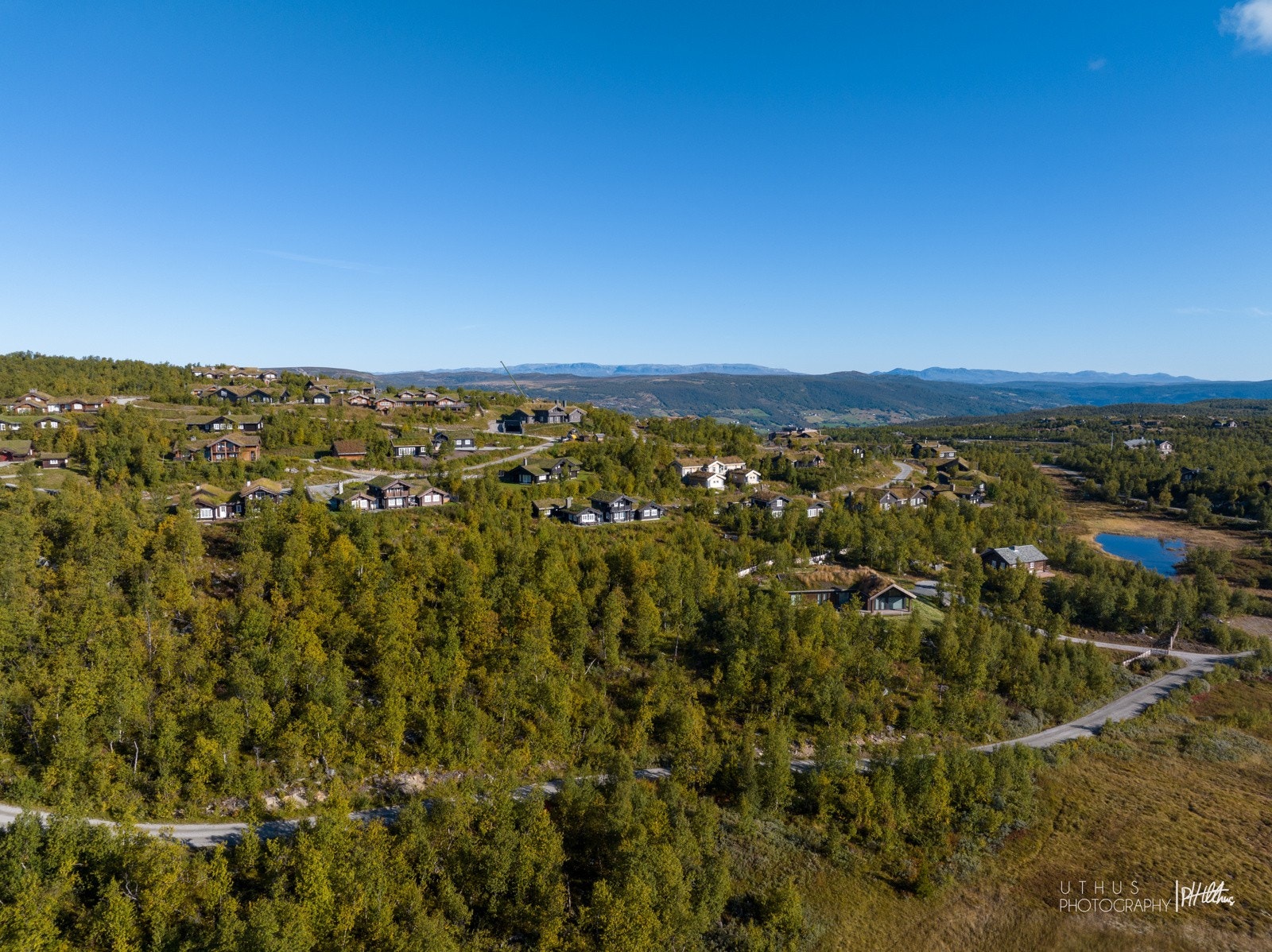 Det er ski inn - ski ut til langrennsløyper og alpinbakken i Geilo Fjellandsby Galleribilde