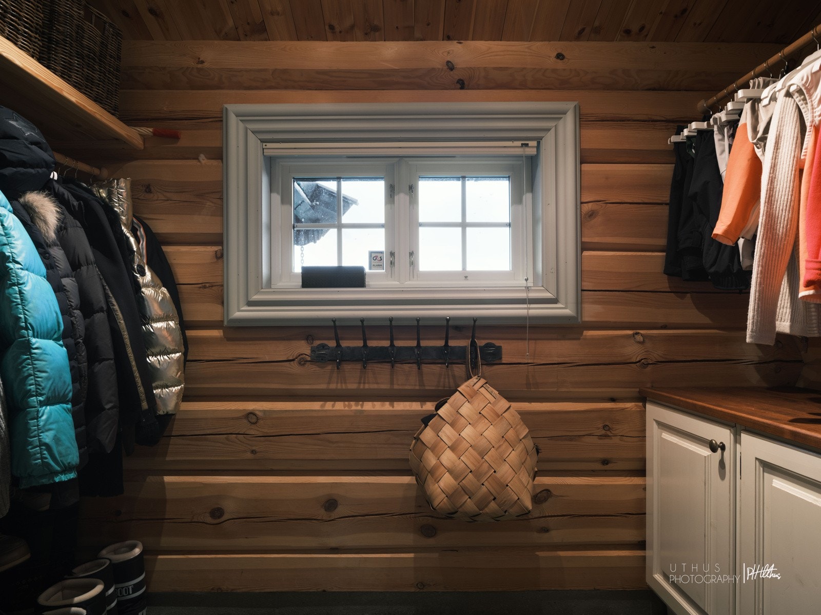 Praktisk garderobe i tilknytning til entré Galleribilde