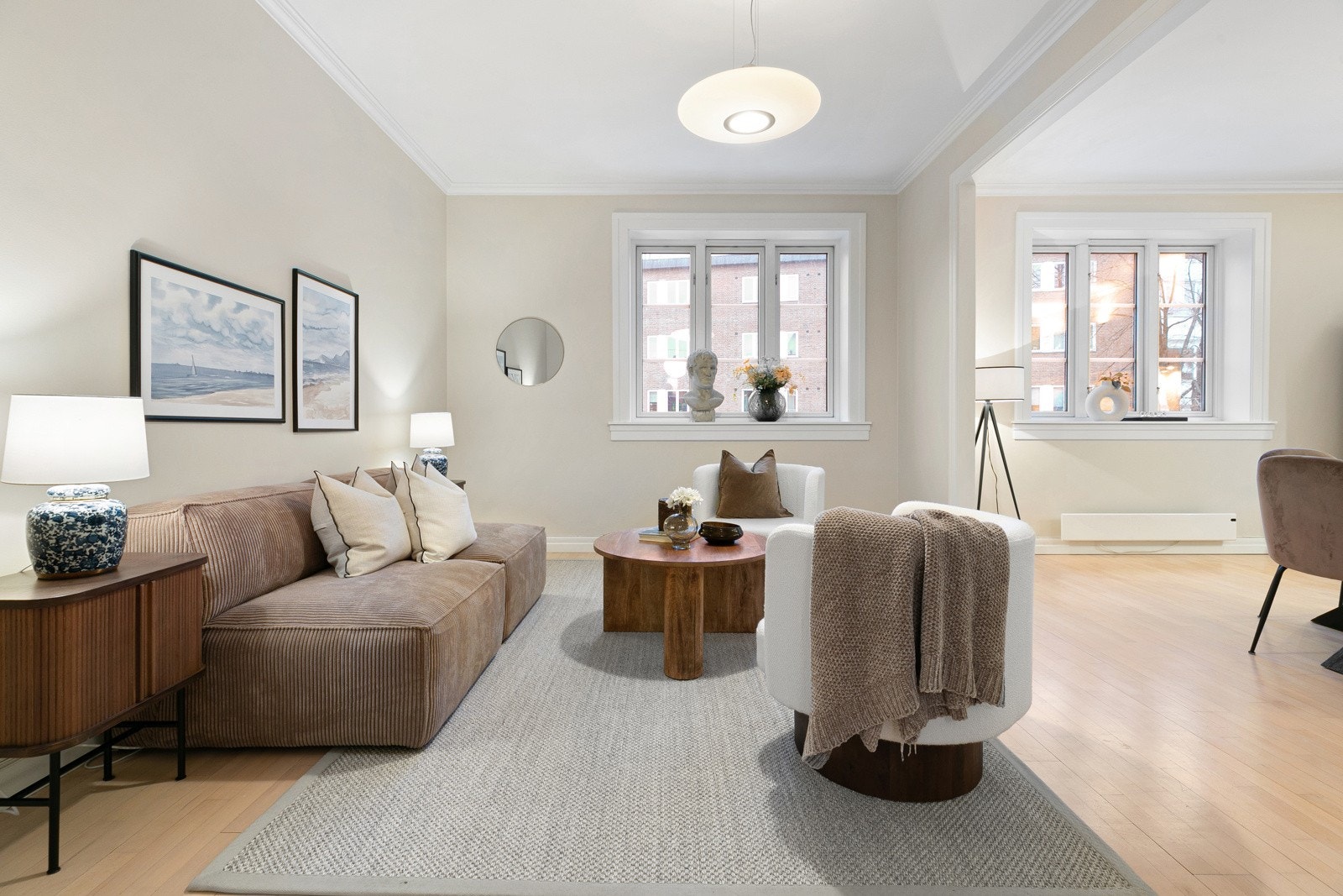 PrivatMegleren Aksept v/ Marte Førde har gleden av å presentere denne pene og sjarmerende leilighet med flotte omgivelser på Lindern! Galleribilde