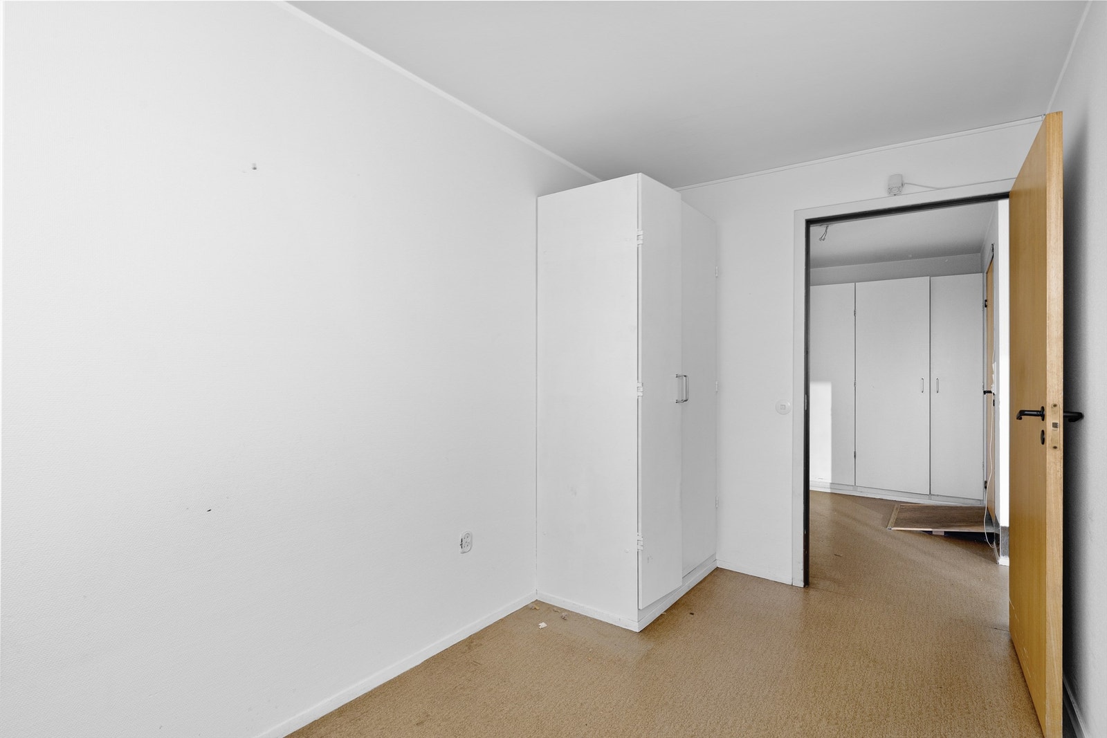 Soverom med garderobeskap Galleribilde