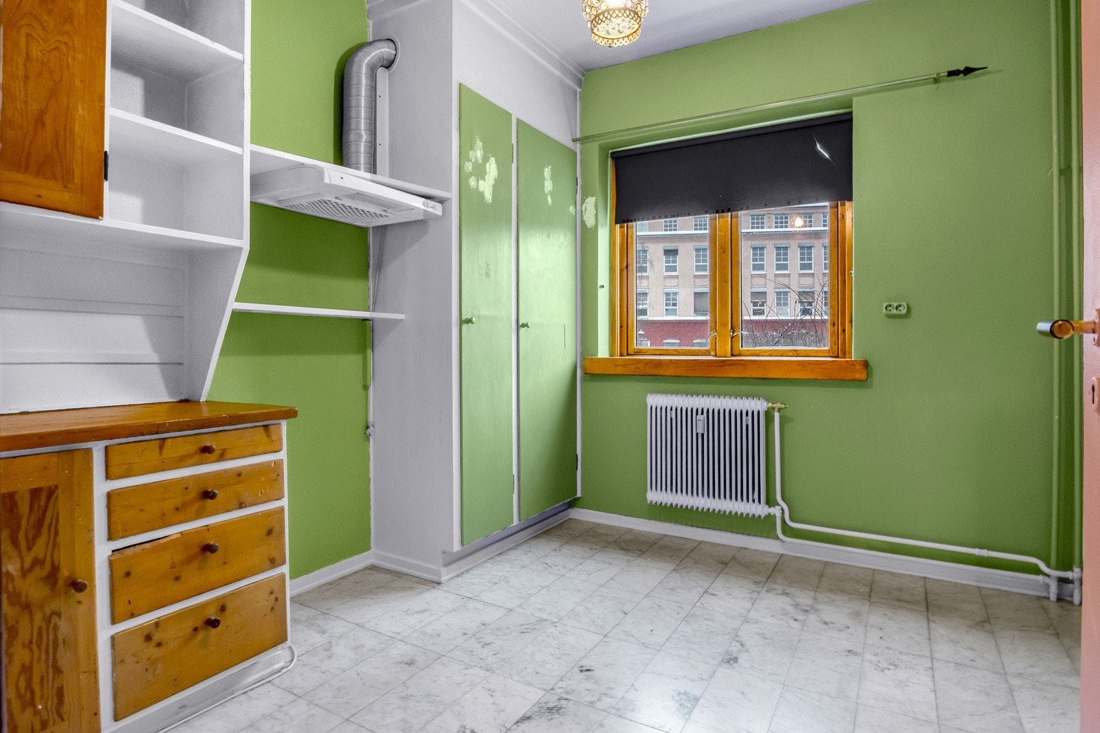 Utsikt til hyggelig bakgård Galleribilde