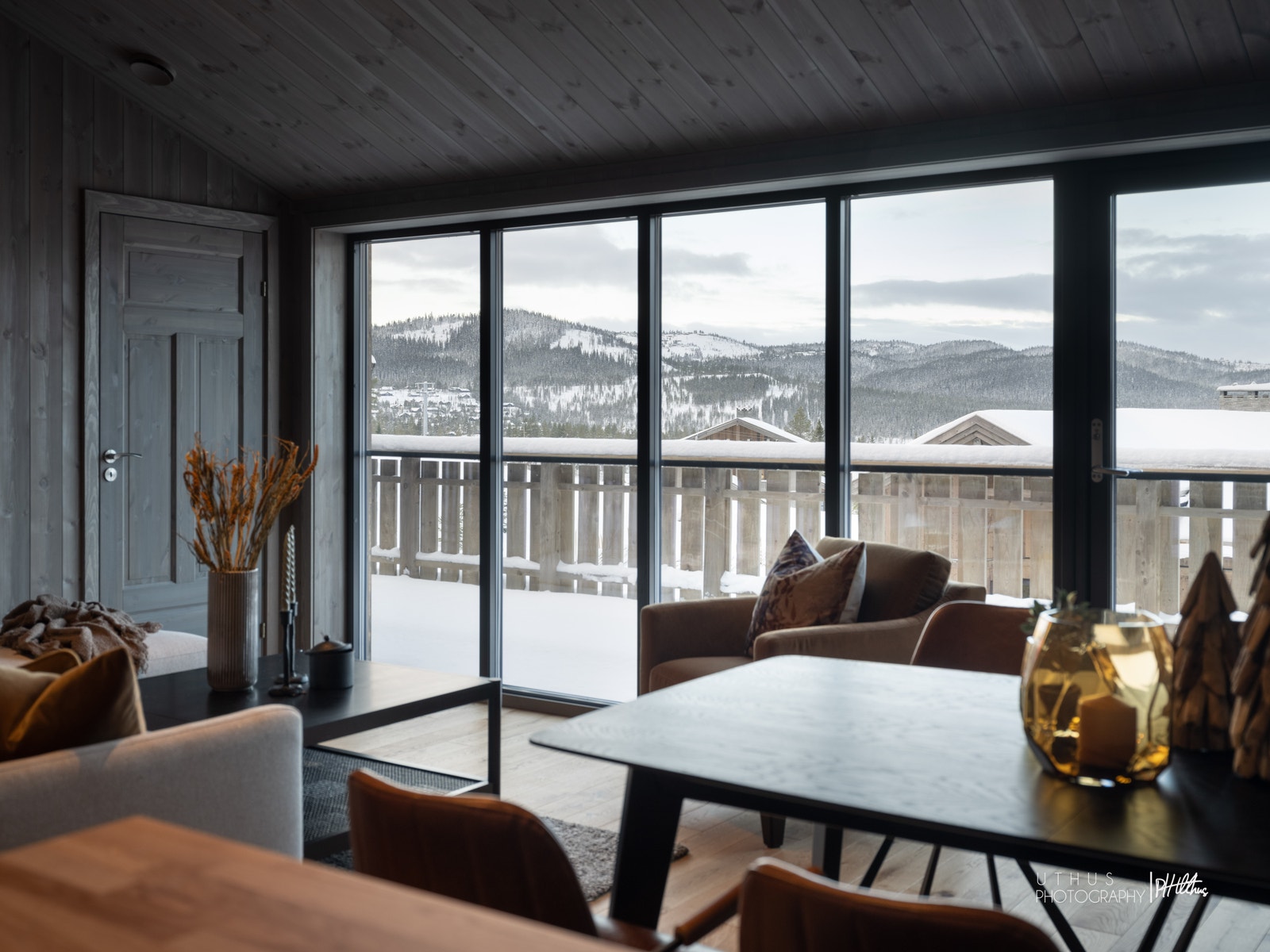 Stue med utgang til 21 kvm sydvestvendt terrasse Galleribilde