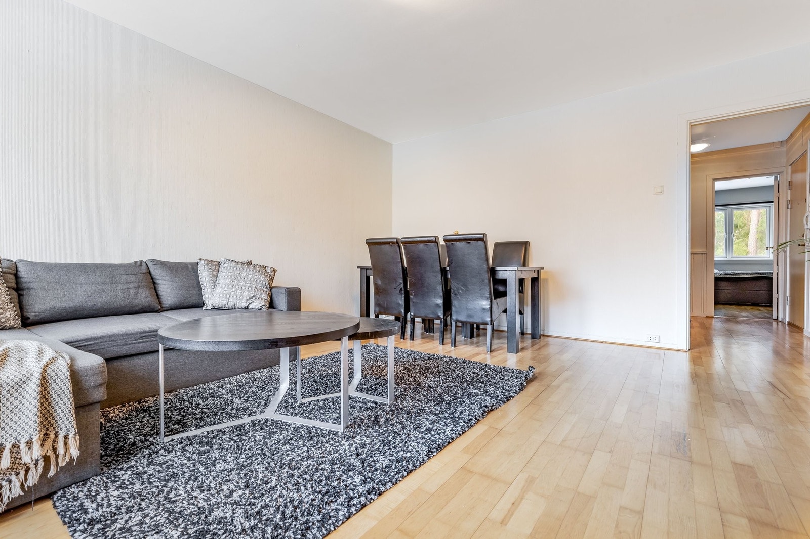 God plass til både sofagruppe og sitteplass. Galleribilde