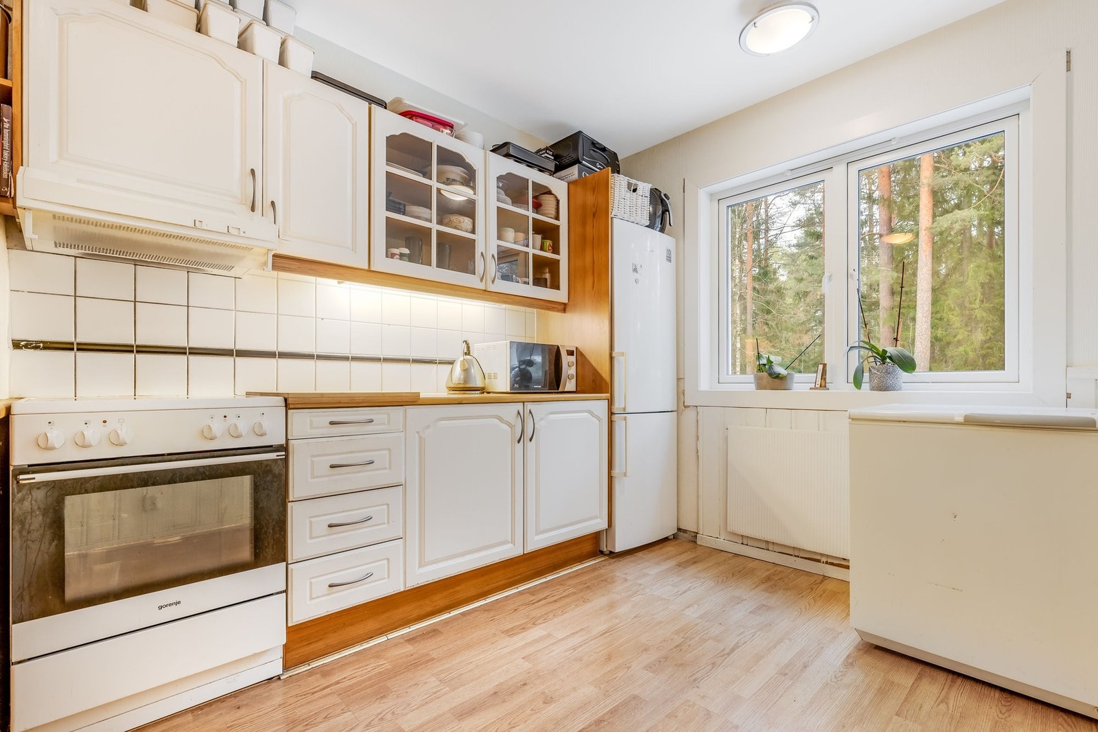 Stor og funksjonell kjøkken. Plass til sittegruppe om ønskelig. Galleribilde