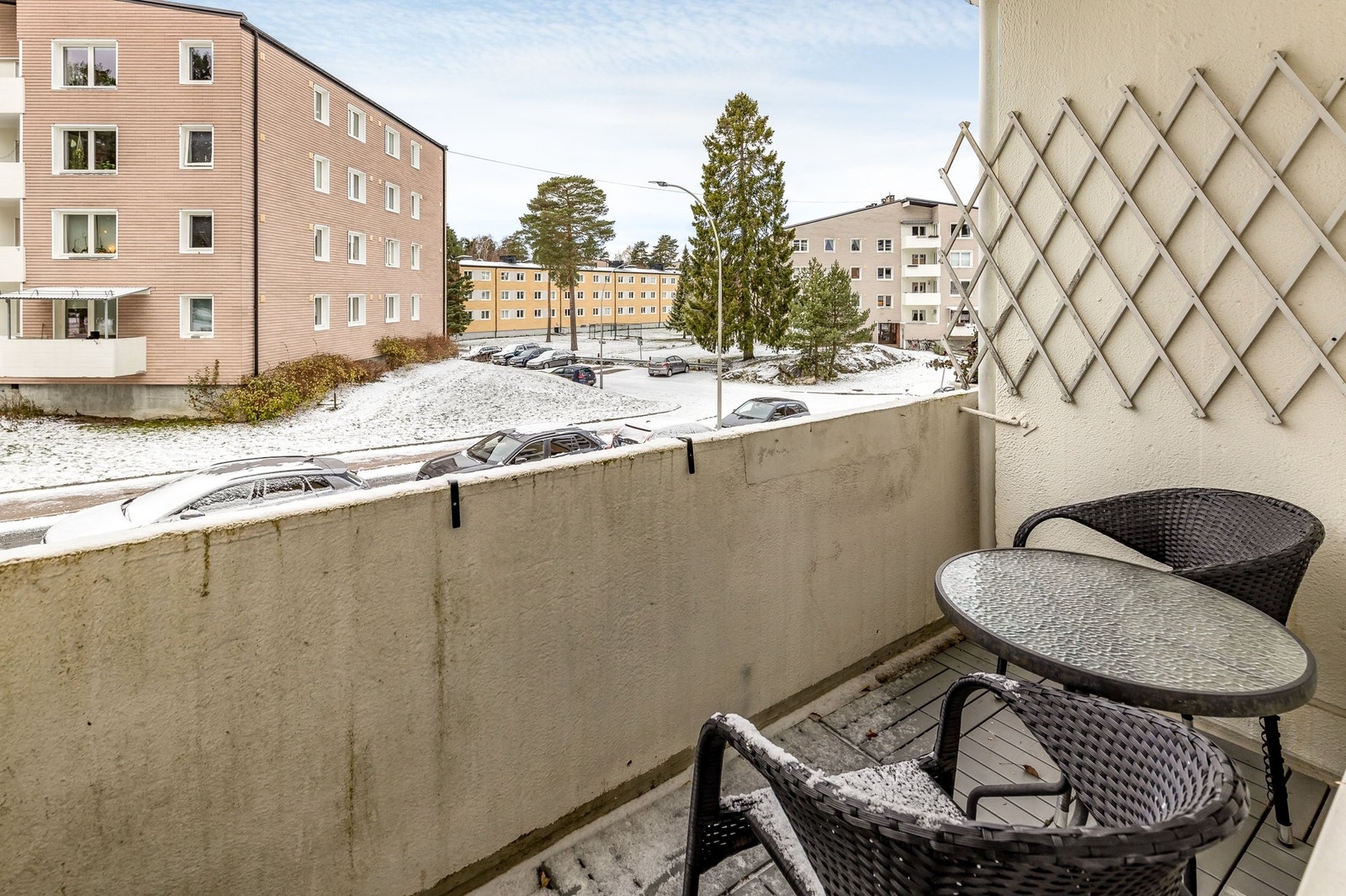 Vestvendt balkong, med ettermiddags - og kveldssol. Galleribilde