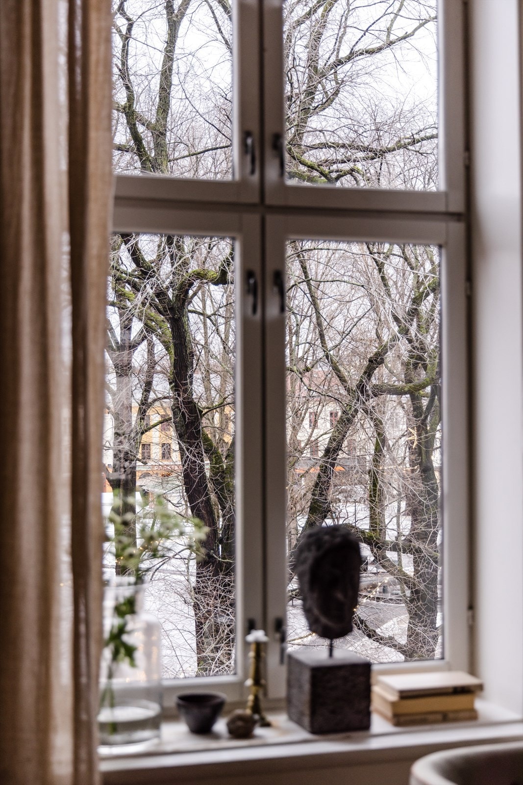 Fra stuene har du en virkelig flott utsikt mot Olaf Ryes plass Galleribilde