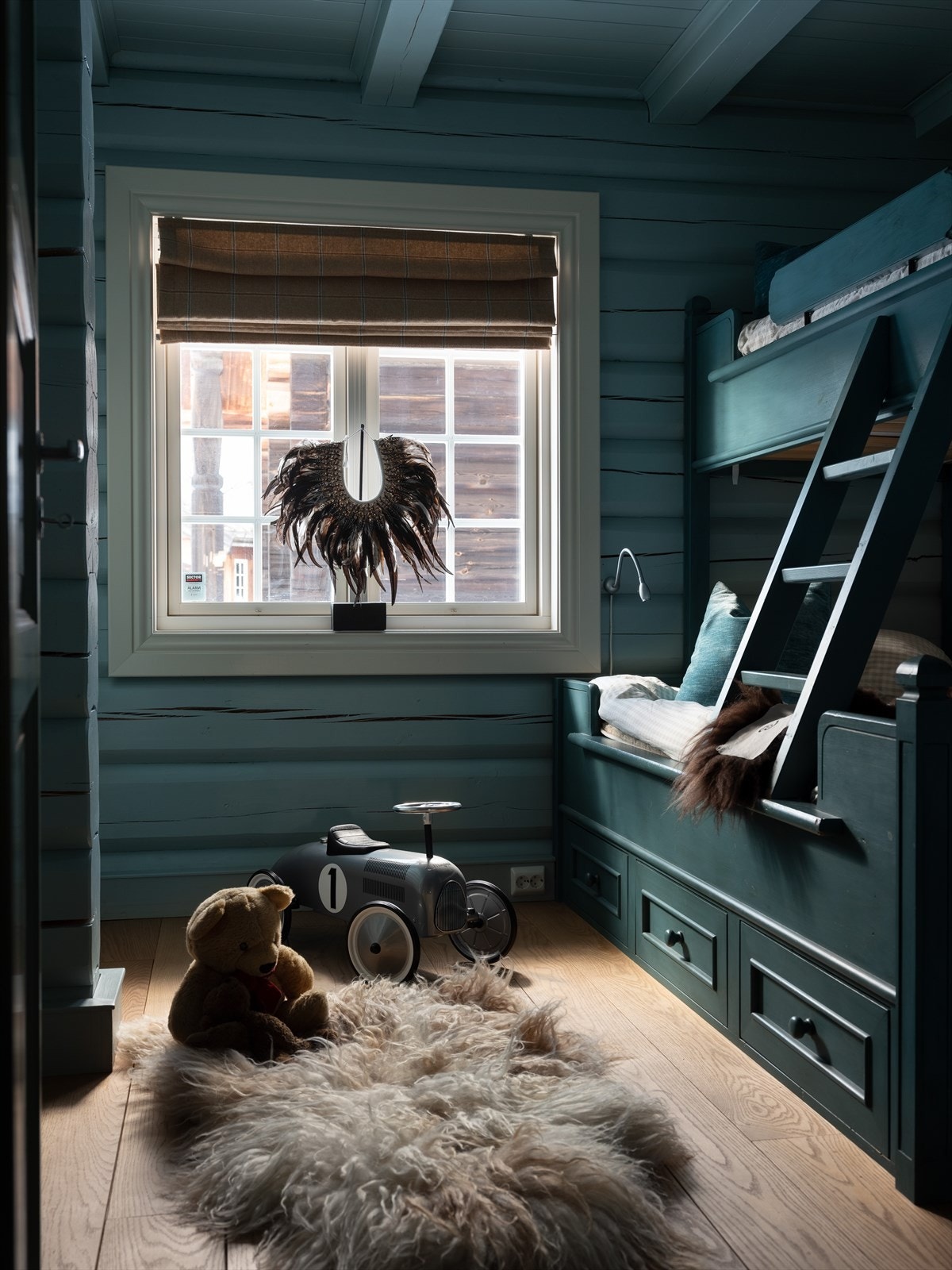 Plassbygde senger fra Os Trekultur Galleribilde