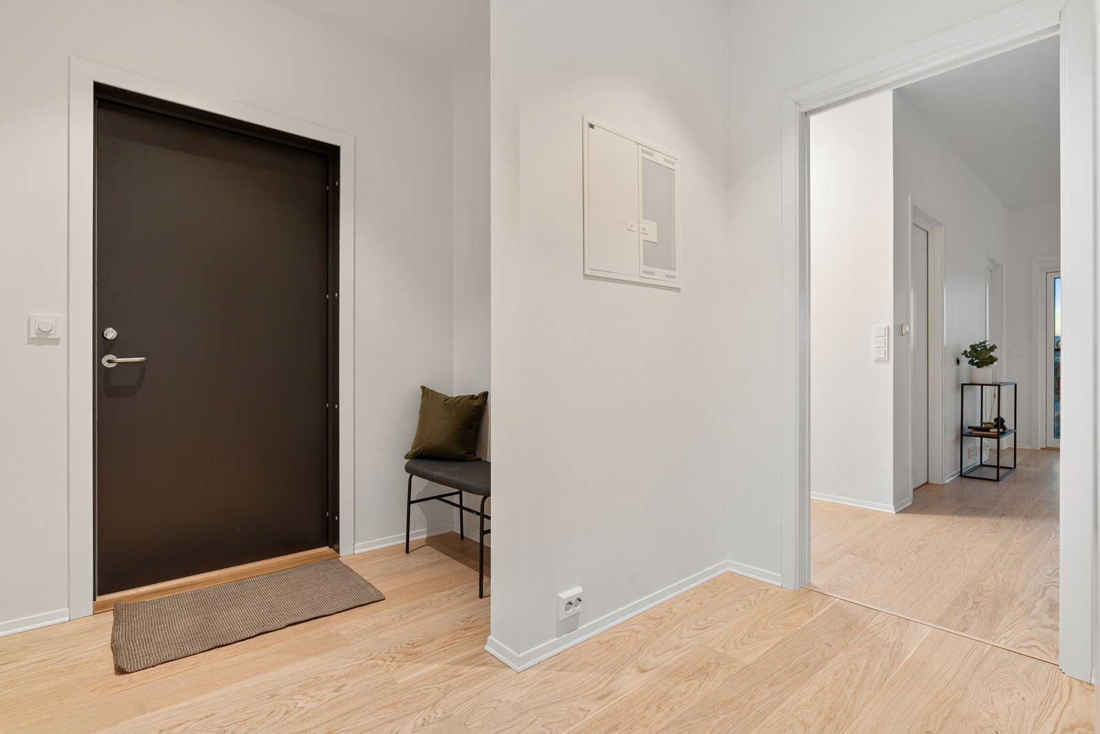 Entrè med plass til å etablere smarte oppbevaringsmuligheter.