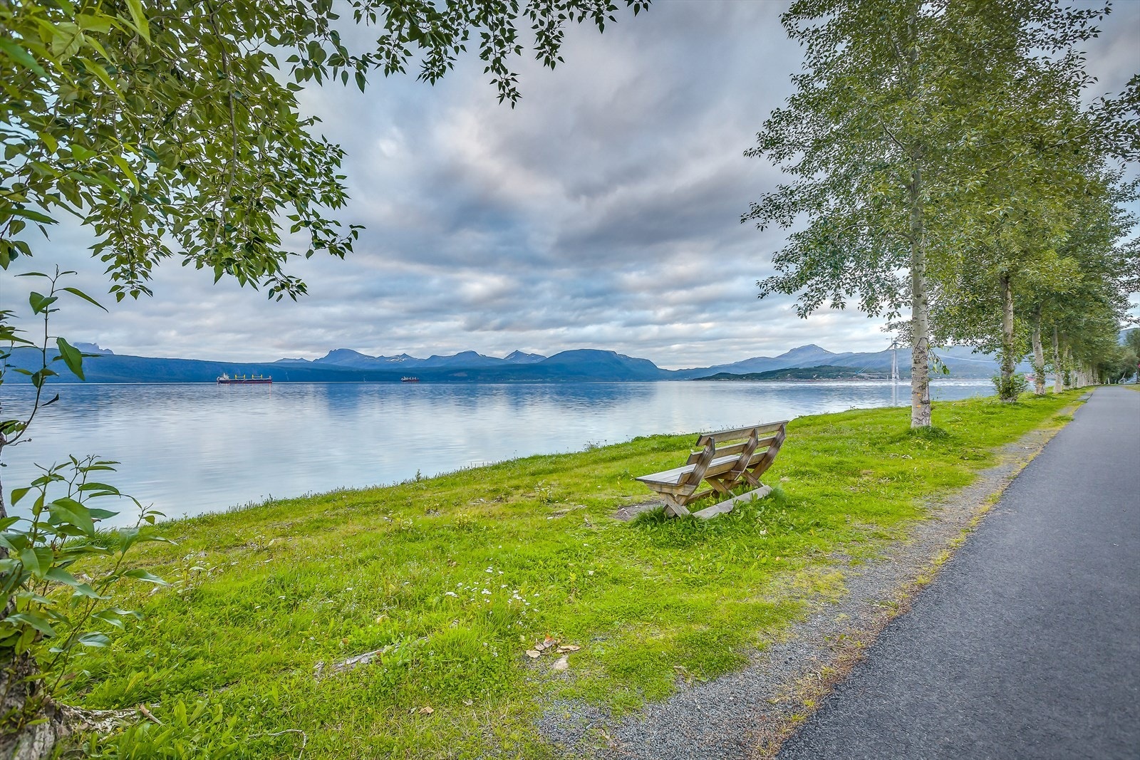 Nærhet til sjøen og turområde Galleribilde