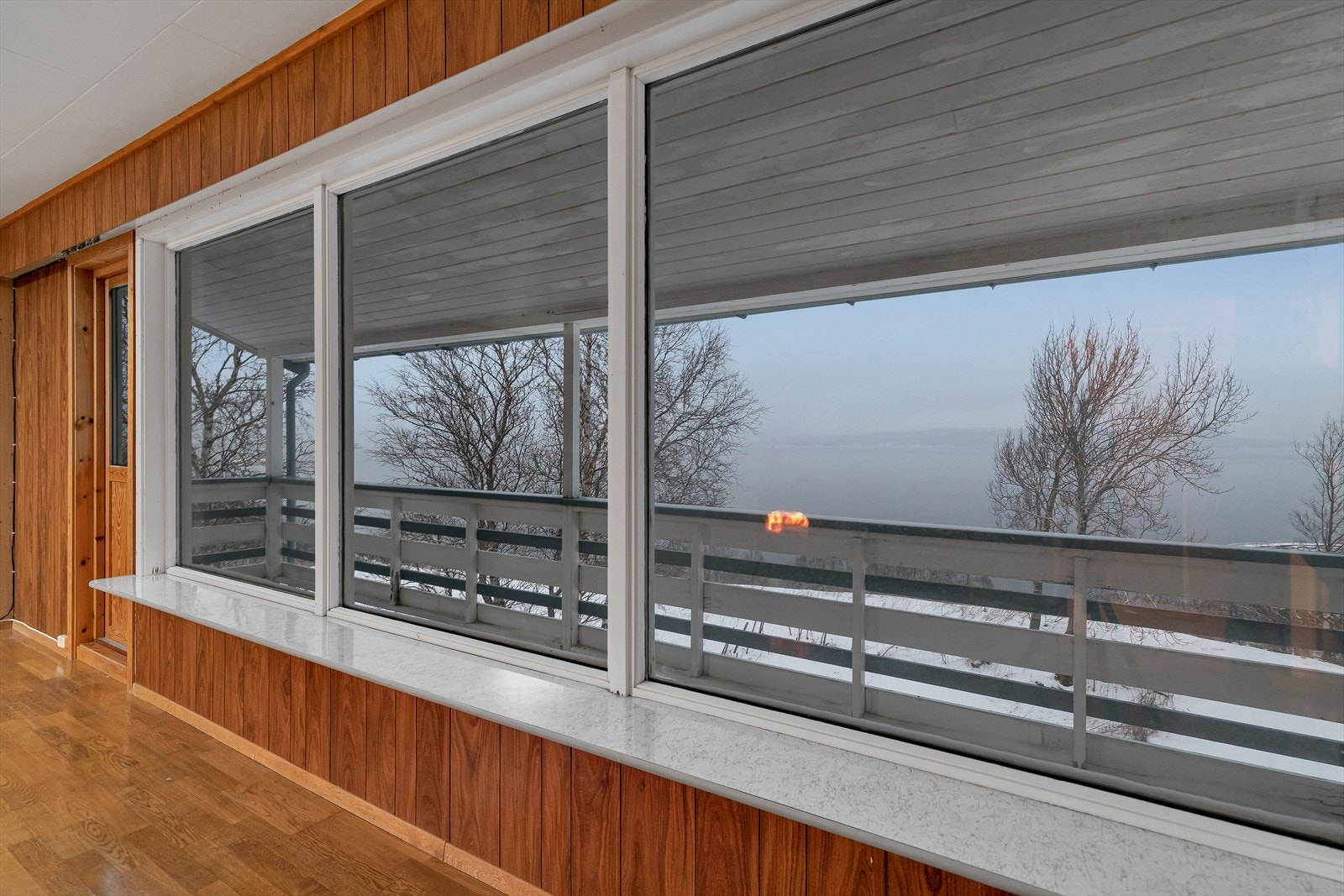 Hovedplan - Utsikt fra stuevindu Galleribilde