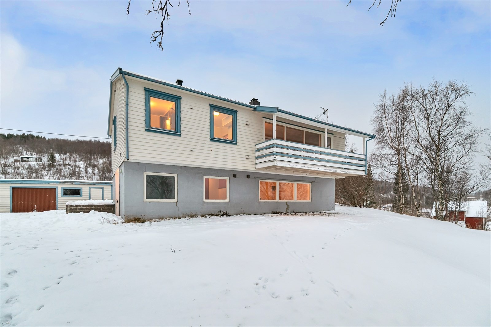 Frittliggende enebolig beliggende i vakre Forra Galleribilde