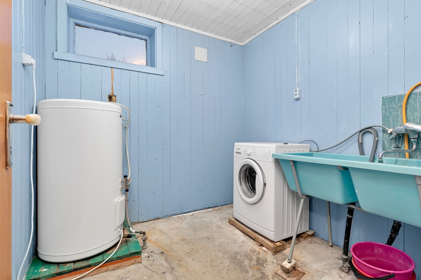 Underetasje - Vaskerom Galleribilde