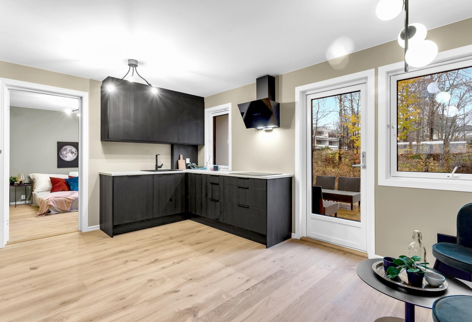 Det er god plass til å innrede med en spisegruppe. Galleribilde