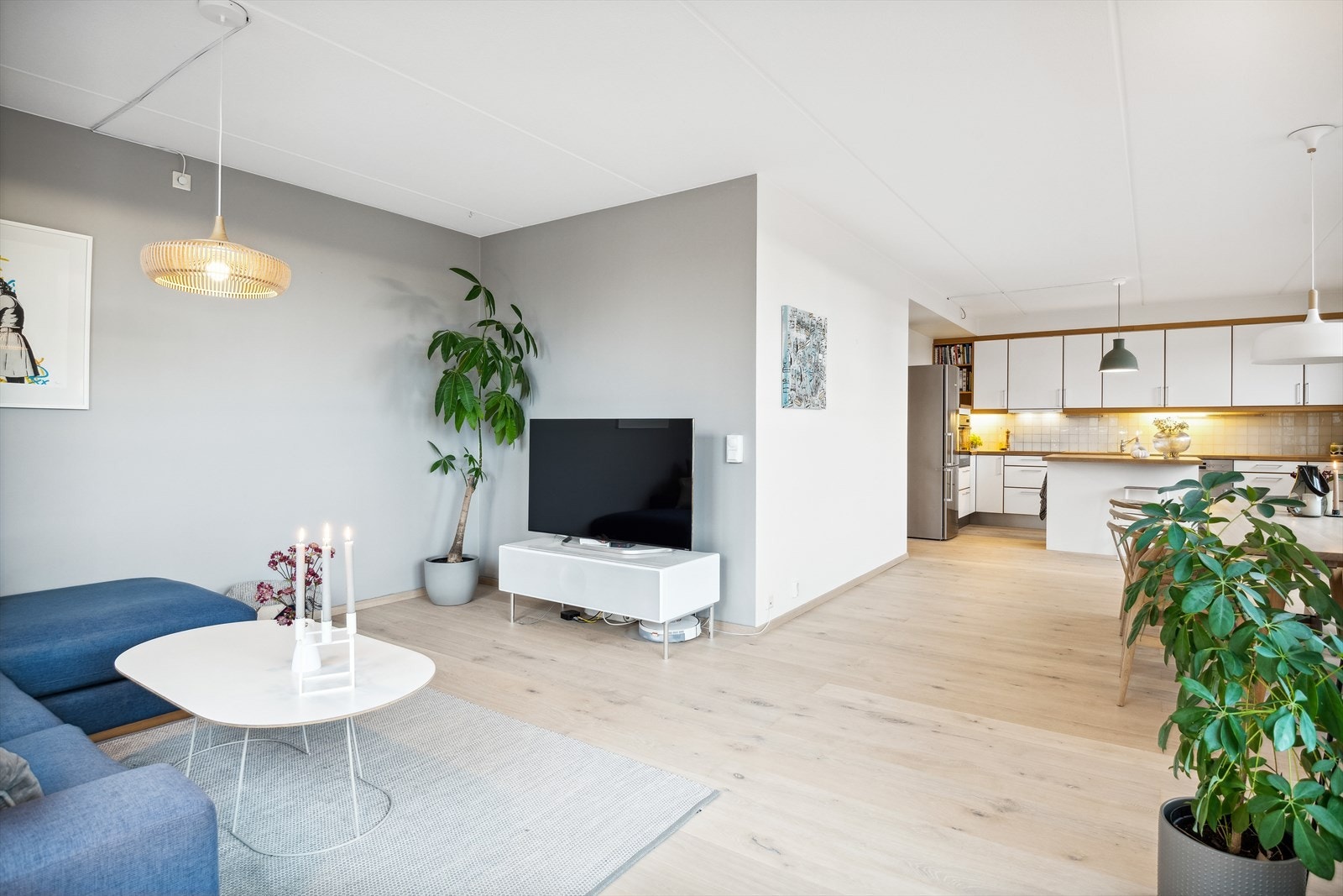 Åpen stue-/kjøkkenløsning. Galleribilde