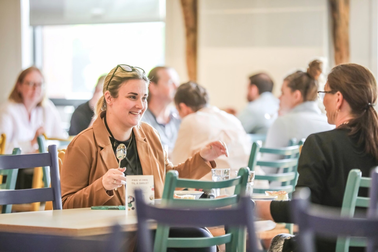 Personalkantinen driftes av Compass Group, og her kan man nyte et velsmakende måltid fra tidlig morgen til ettermiddag Galleribilde