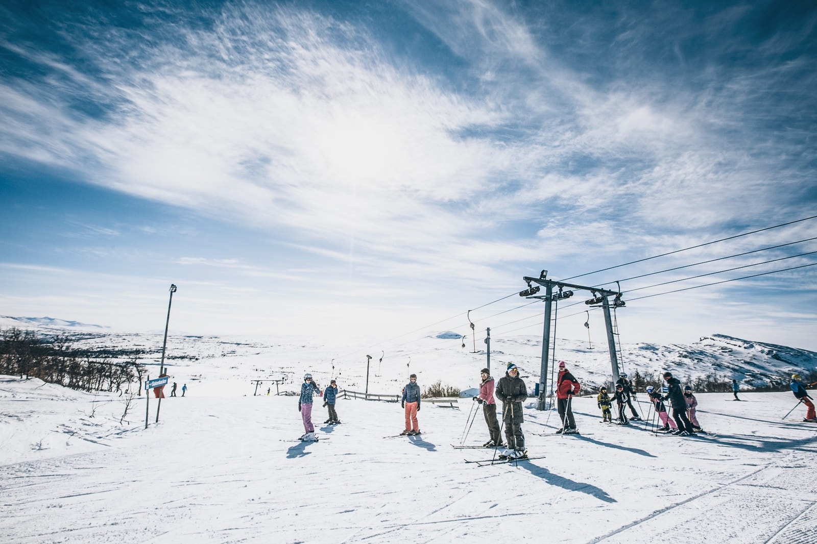 Ca. 20 minutter med bil, finner du Meråker Alpinsenter med sine 13 nedfarter og 6 skitrekk Galleribilde