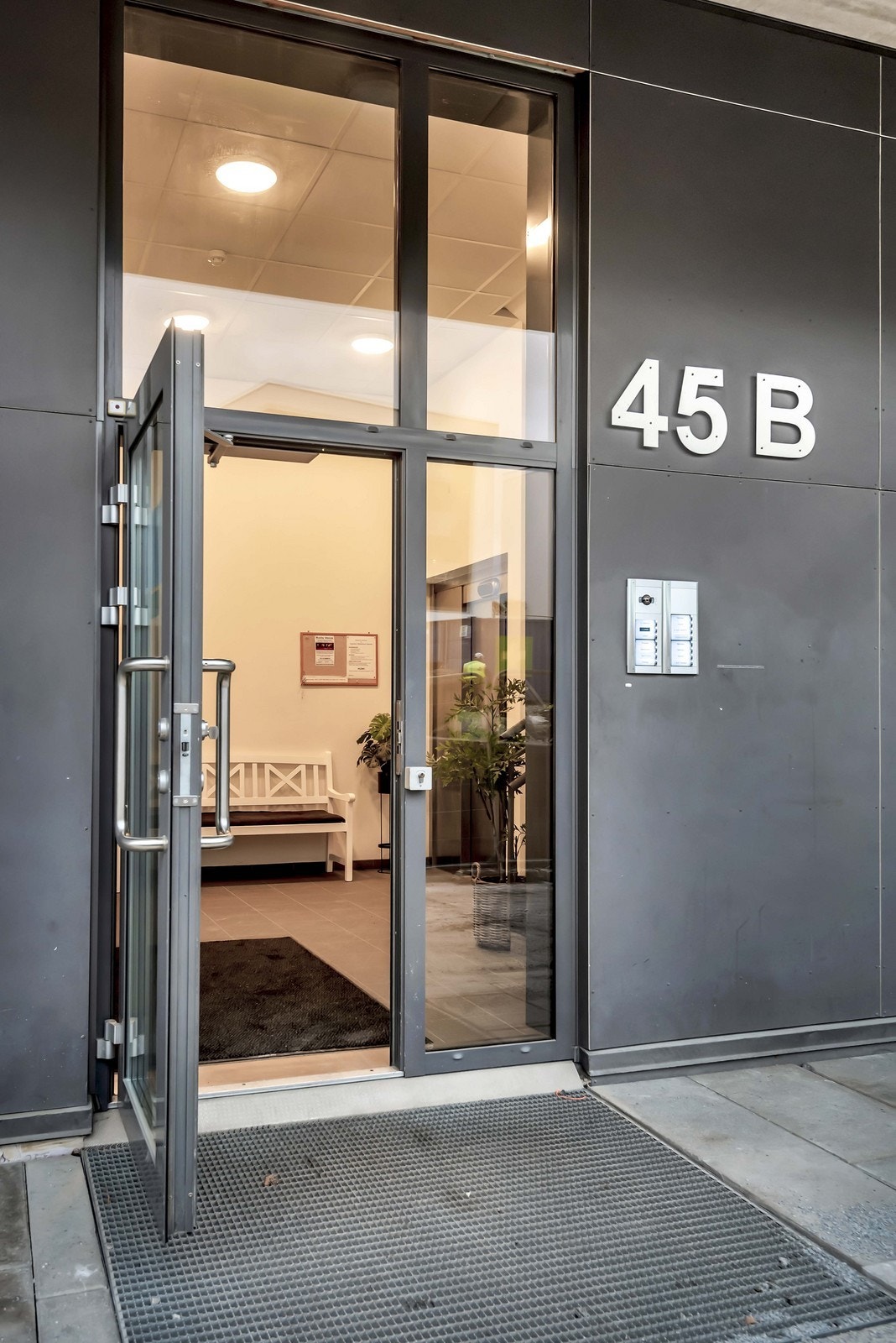 Inngangsparti Galleribilde