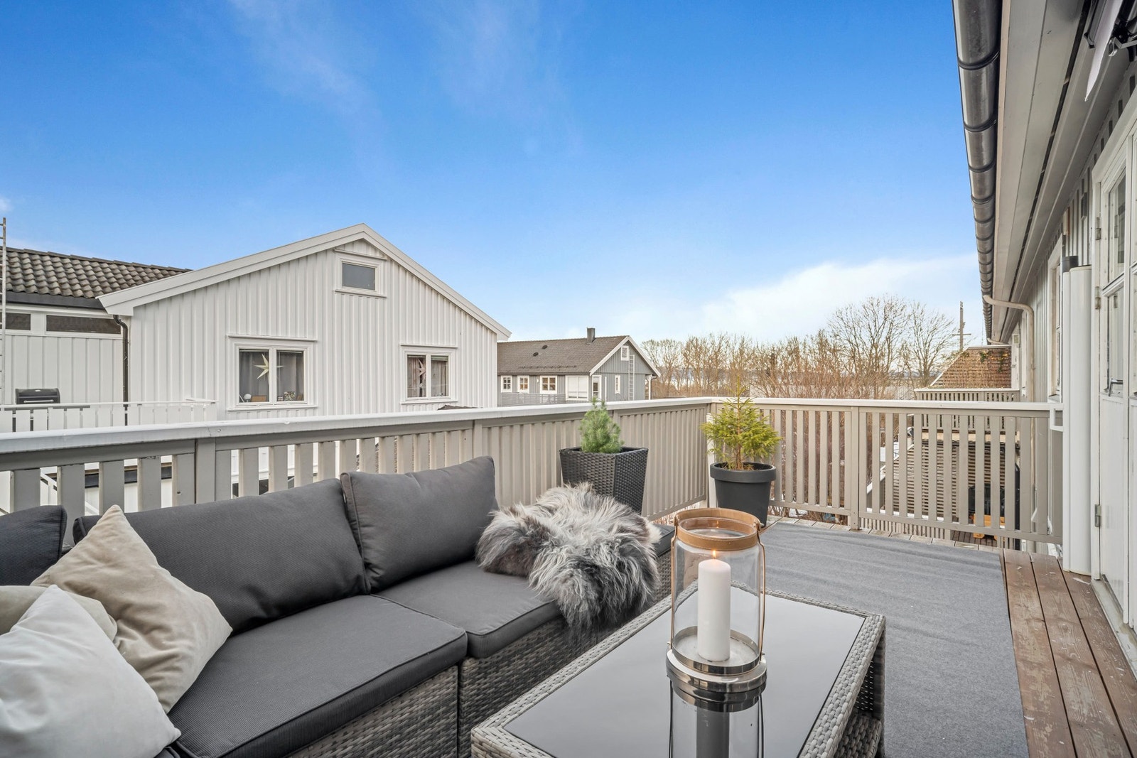 God plass til utemøblement og grill e.l. Galleribilde