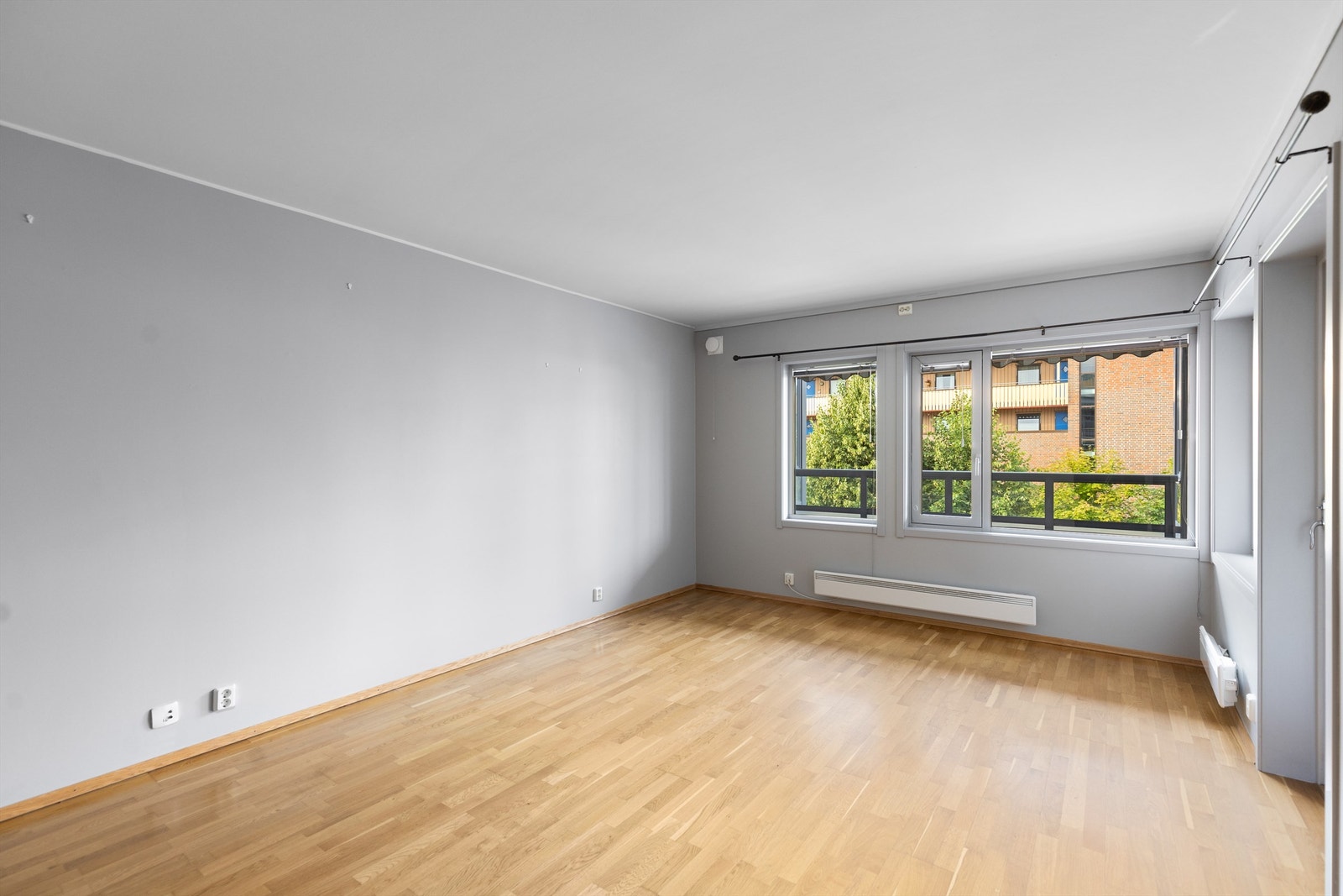 Lys og romslig stue Galleribilde