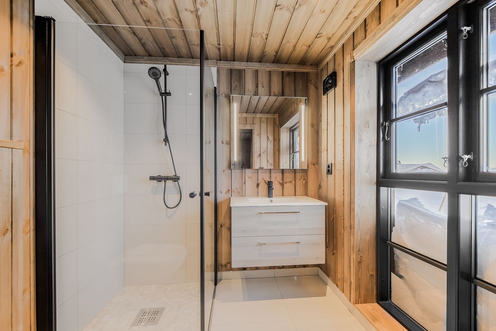 To store bad - det ene med badstue Galleribilde