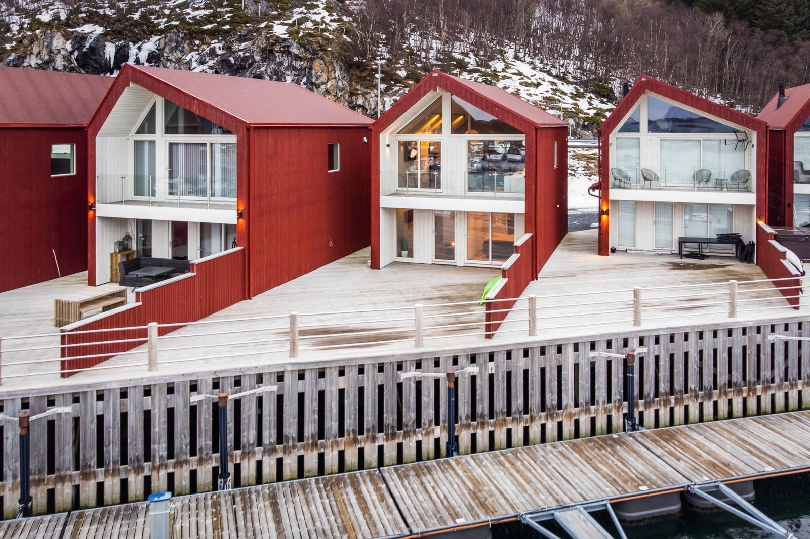 Stor terrasse mot havna Galleribilde