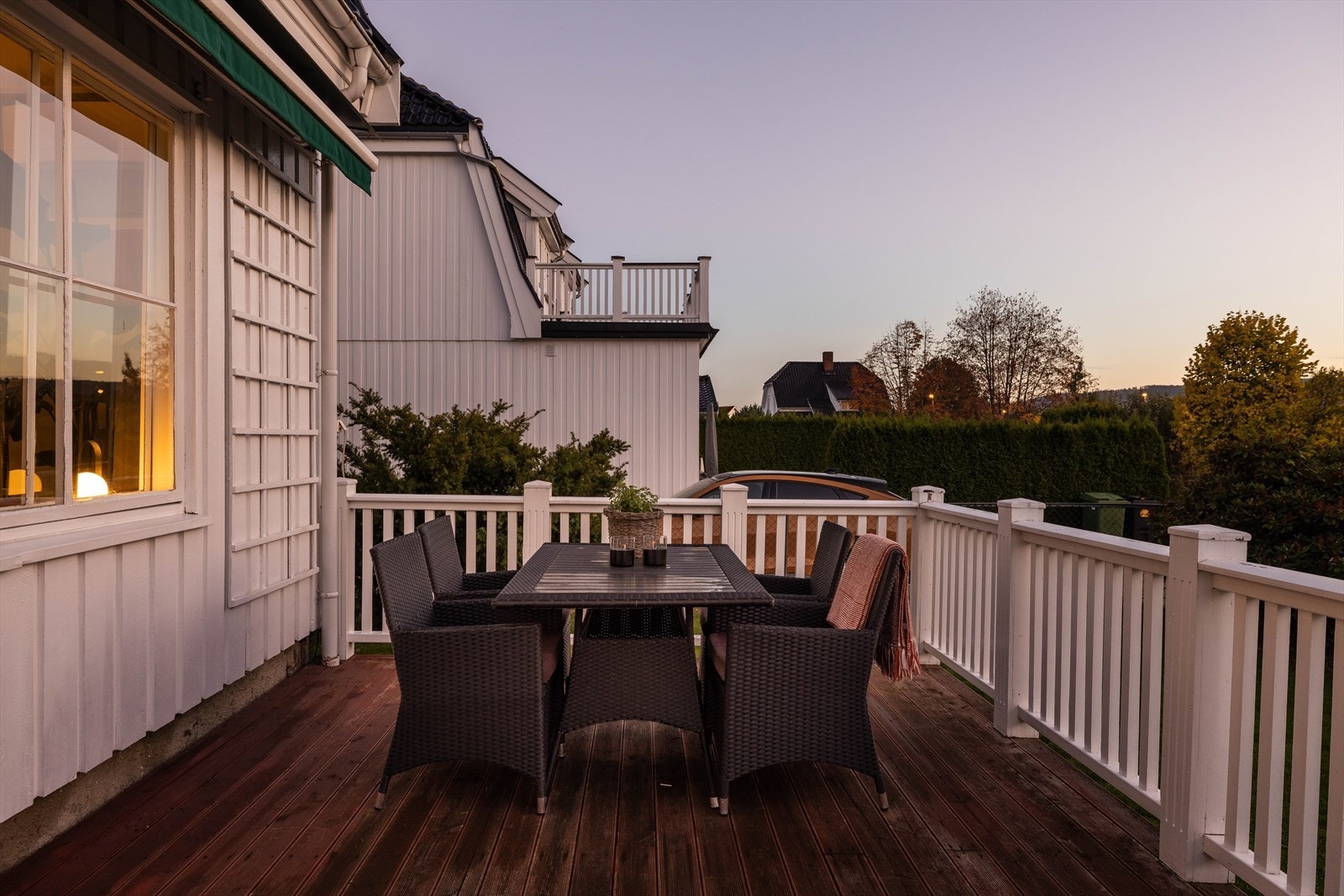 Hyggelig kveldsstemning på verandaen! Galleribilde