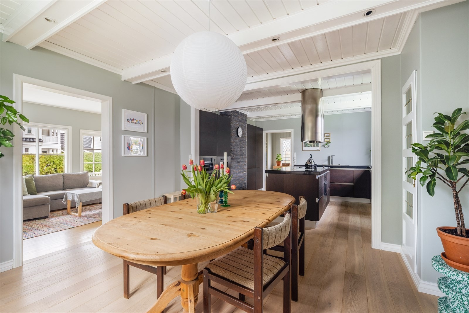 Energivennlig varmeanlegg fra 2018, med luft til vann varmepumpe fra anerkjente NIBE som er tilkoblet radiatorer. Galleribilde