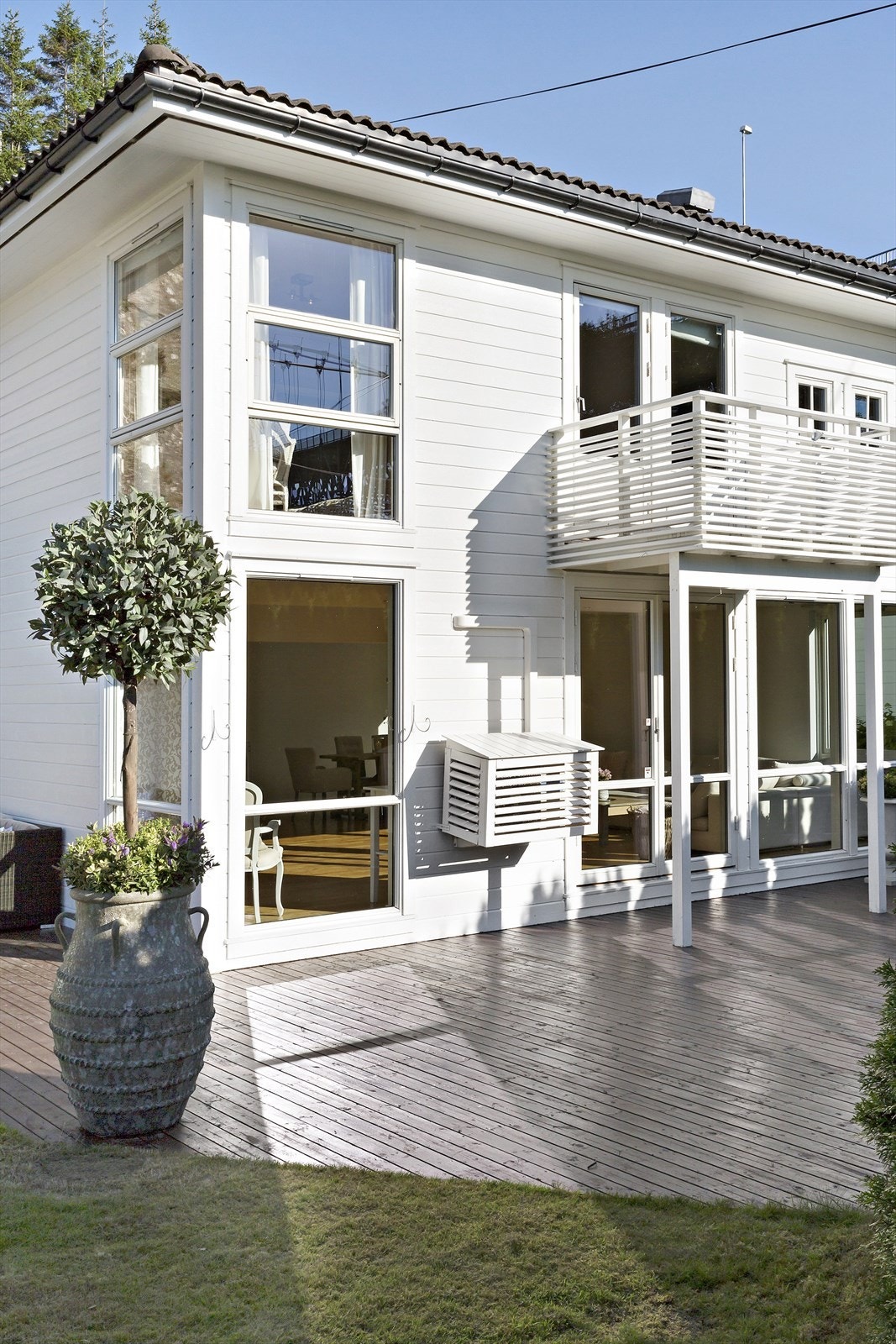 Huset går over to etasjer og kan skilte med en fantastisk planløsning og god takhøyde. Galleribilde