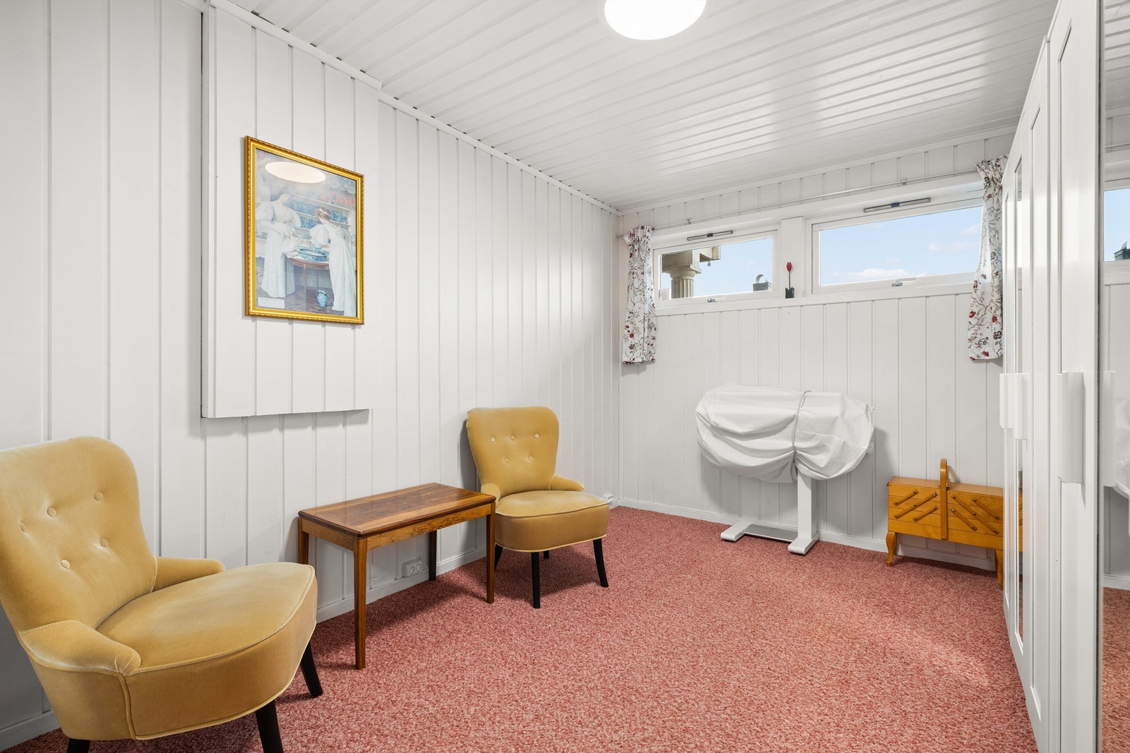 Rom i underetasjen som selger har brukt som soverom (ikke godkjent til varig opphold). Varme i gulv Galleribilde