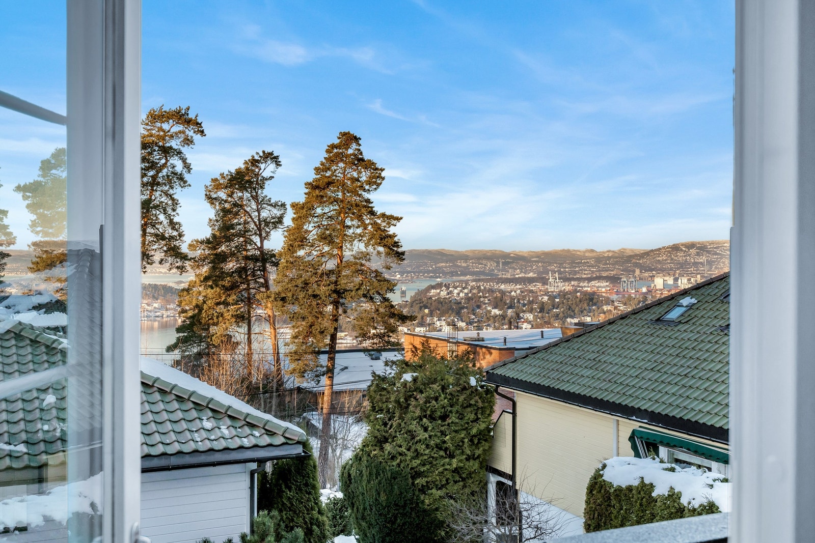 Flott utsikt også fra hovedsoverommet Galleribilde