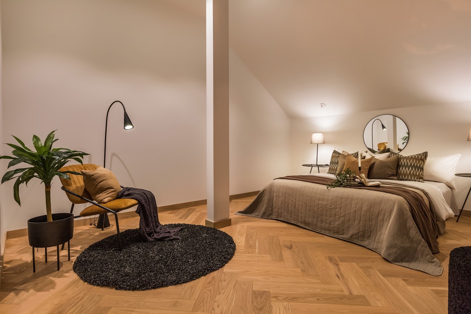 Hoveddelen har tre store soverom i 2. etasje. Galleribilde
