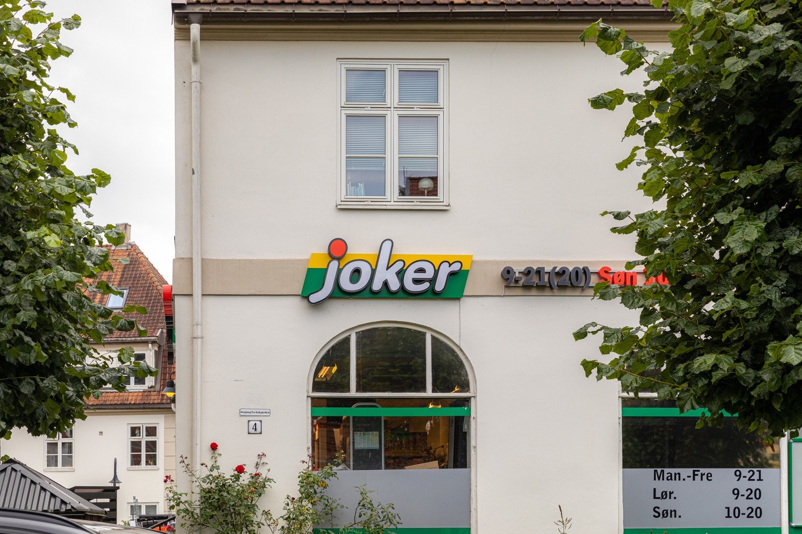 Søndagsåpne Joker Geitmyrsveien ligger i umiddelbar nærhet til leiligheten. Galleribilde