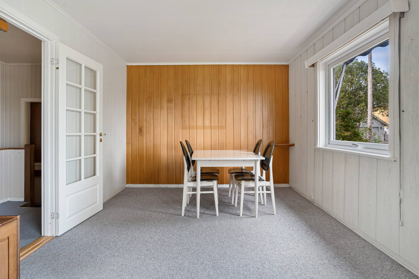 Spisestue med god plass til stort spisebord med plass til hele familien!