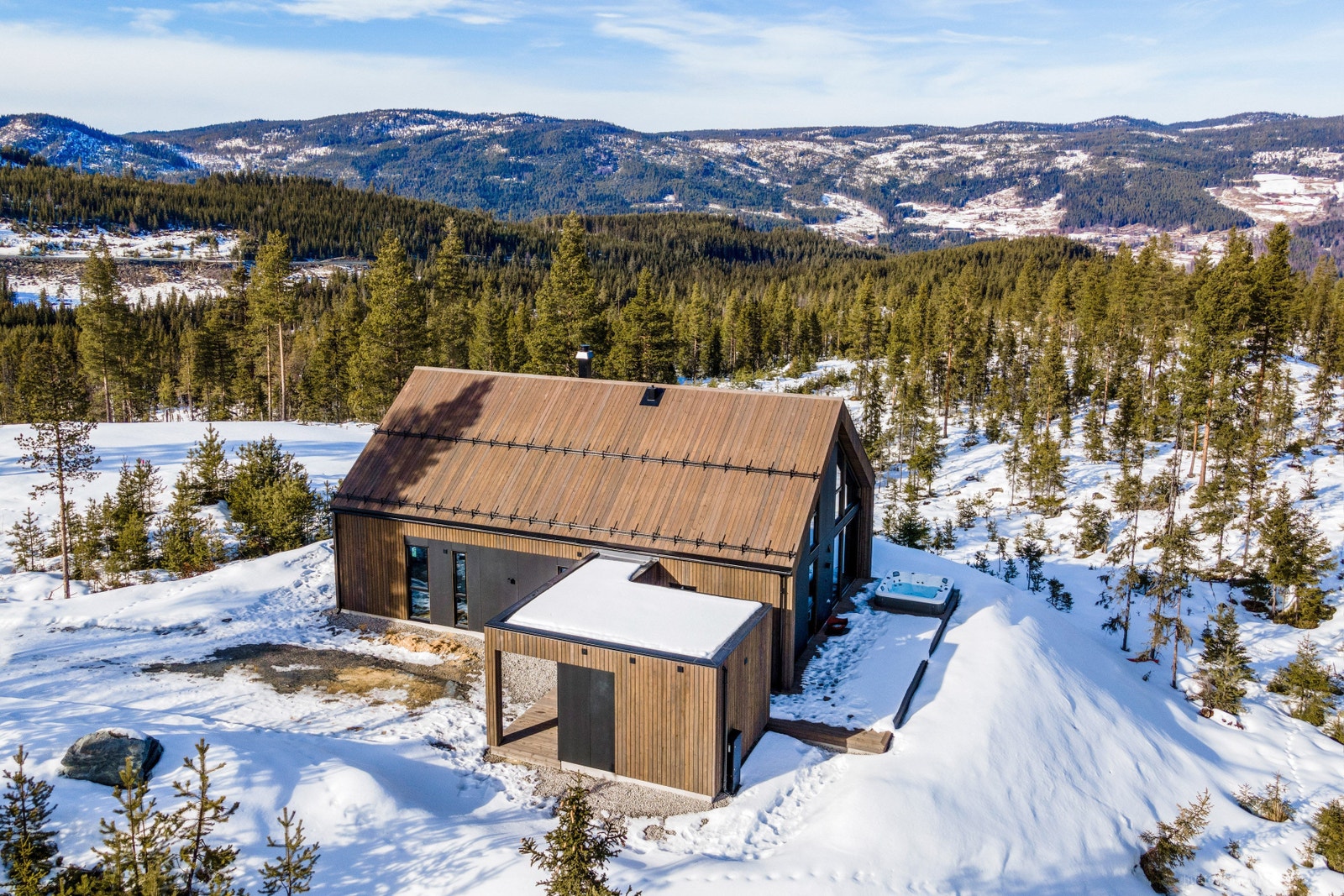 Tilnærmet vedlikeholdsfritt tak, fasade og terrassegulv, fra Concise Collection fra Talgø / MøreRoyal Galleribilde