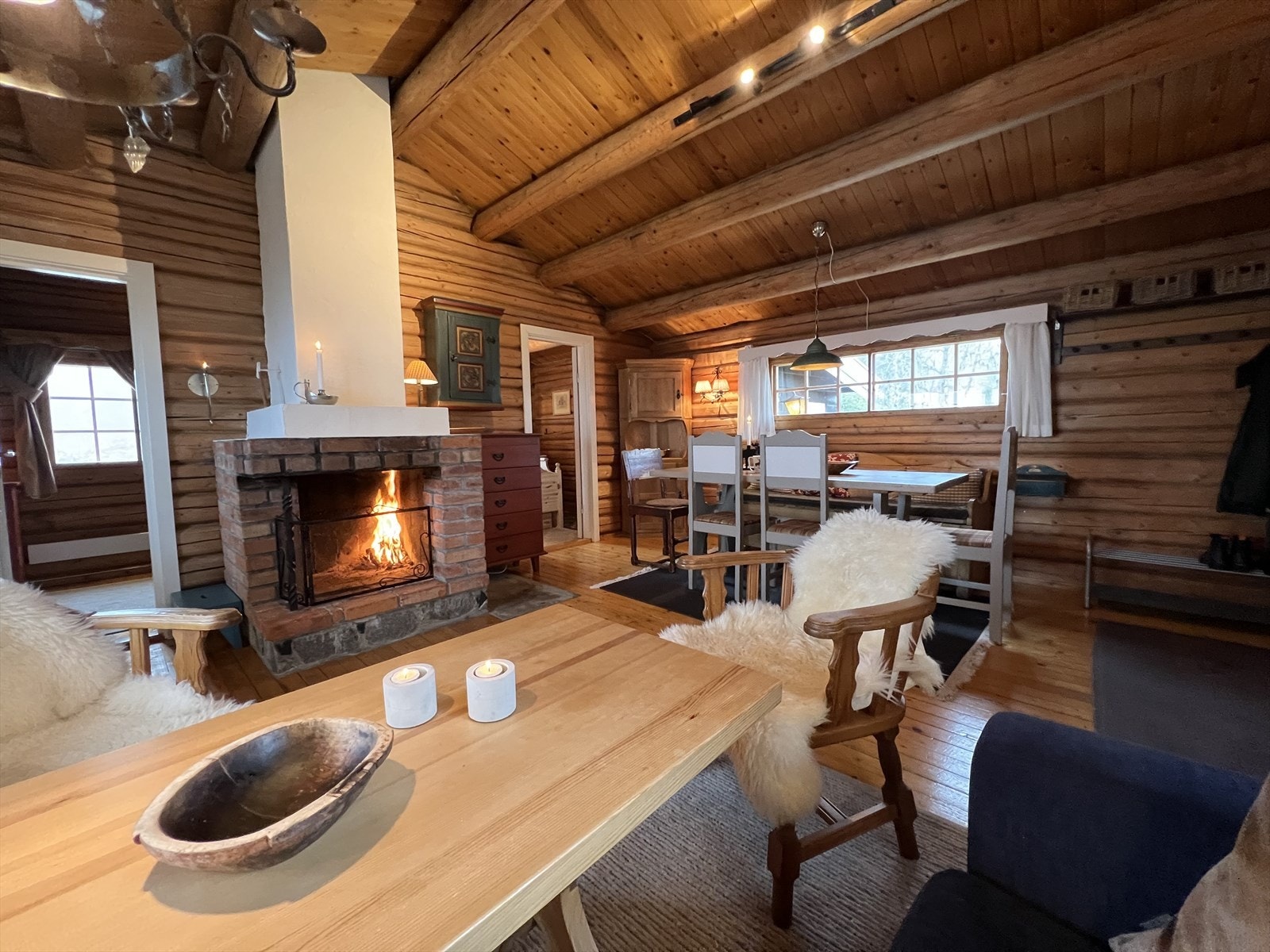God atmosfære i hytta Galleribilde