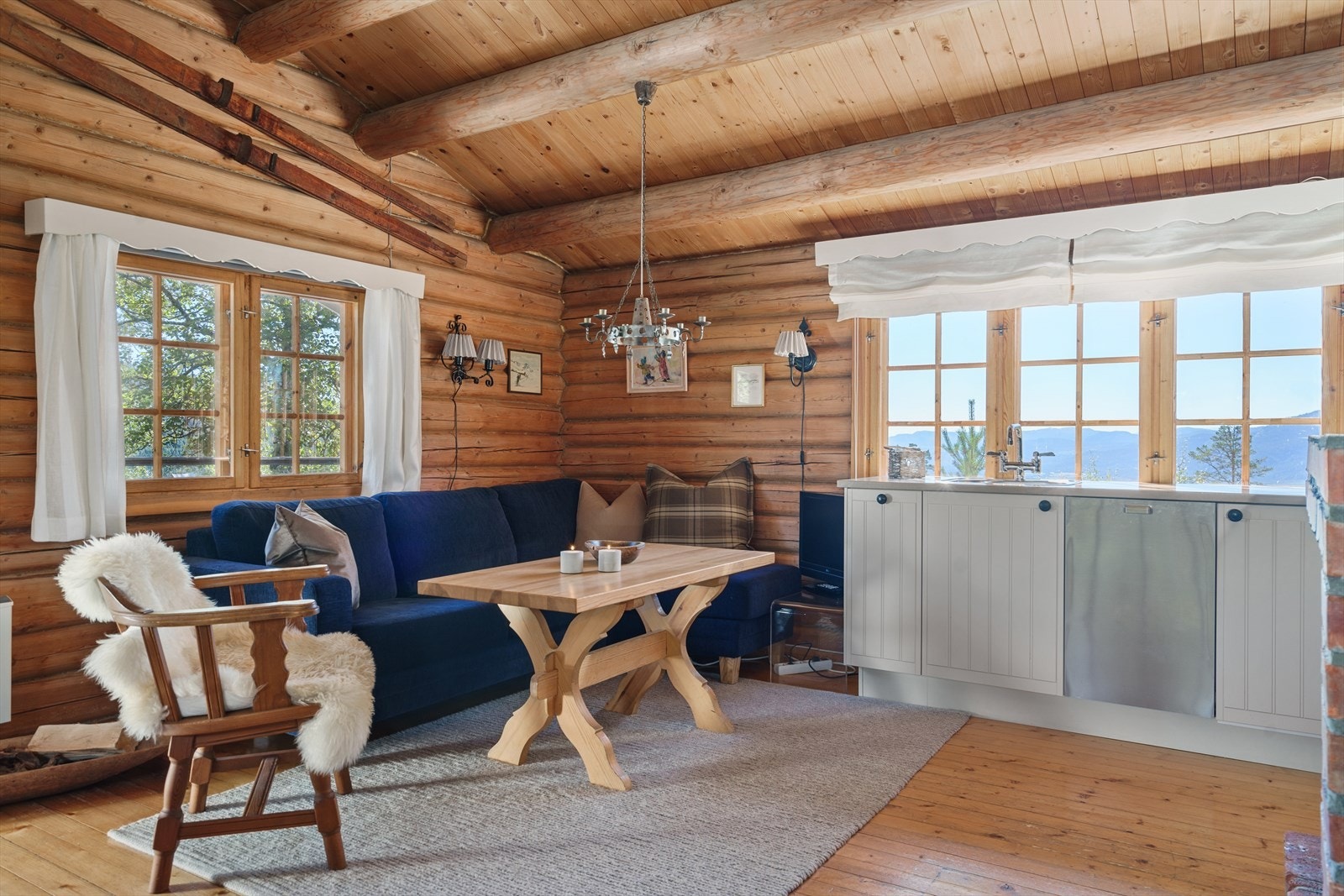 God atmosfære i hytta Galleribilde