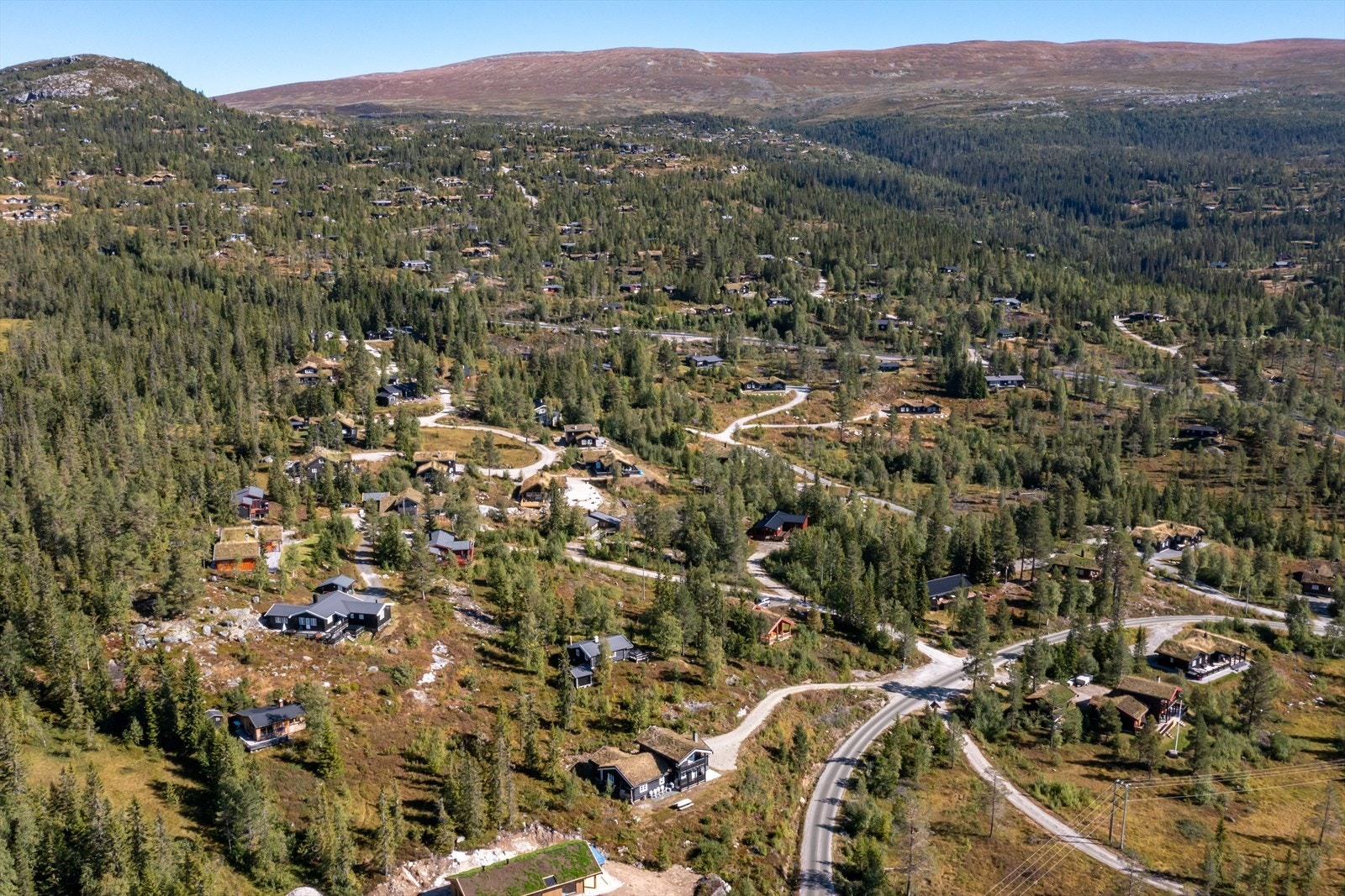 Fantastiske turmuligheter fra hyttedøra både sommer og vinter Galleribilde