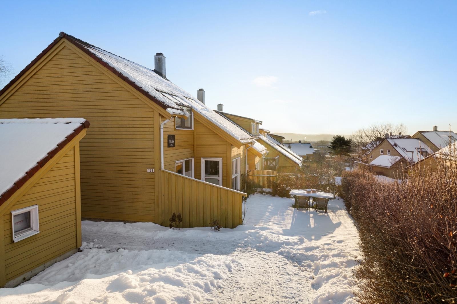 Tomannsboligen ligger i et hyggelig boområde på Gaustad, boligen har en meget god intern beliggenhet i borettslaget Galleribilde