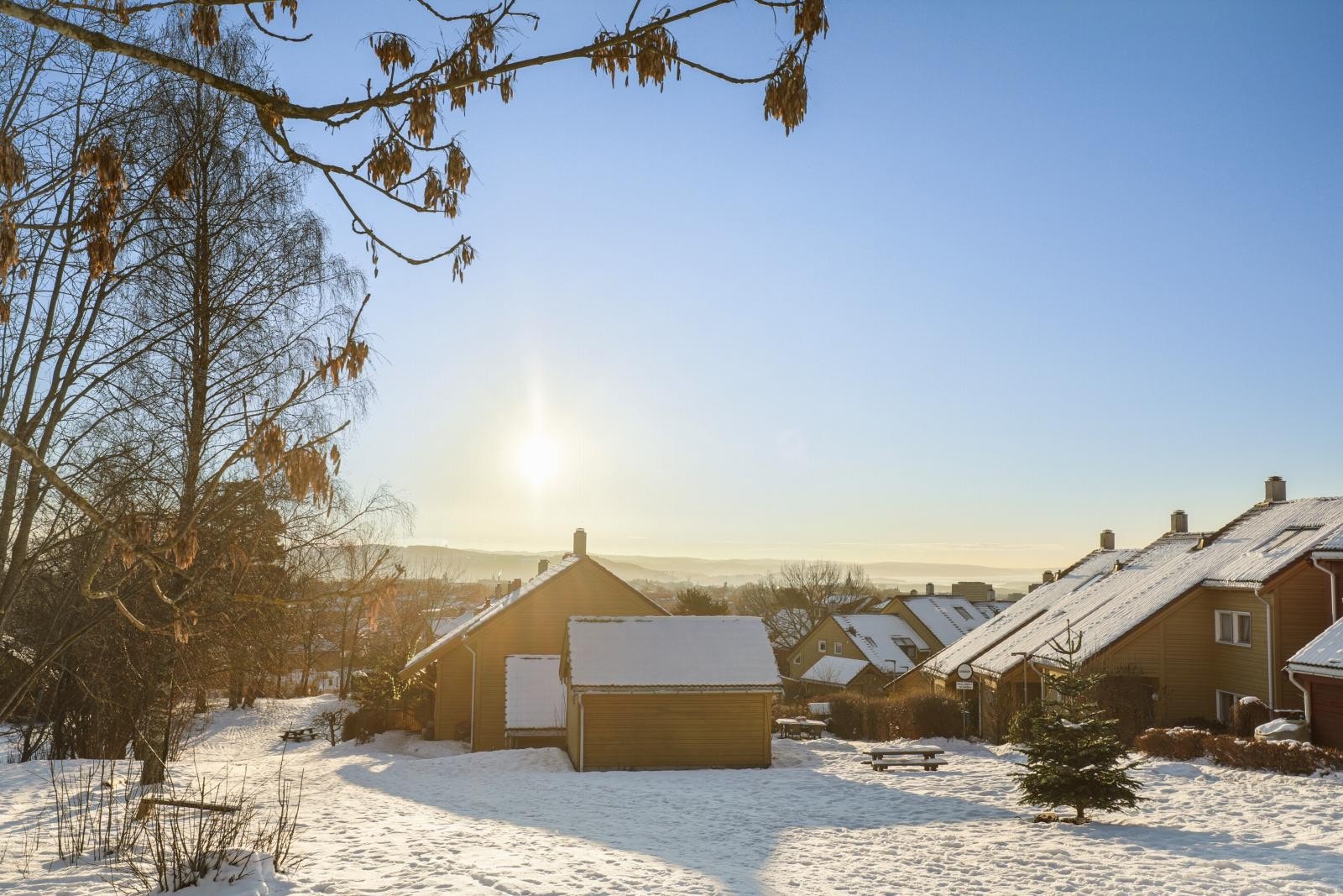 Idyllisk og barnevennlig nær barnehager, skoler, butikker og offentlig kommunikasjon. Galleribilde