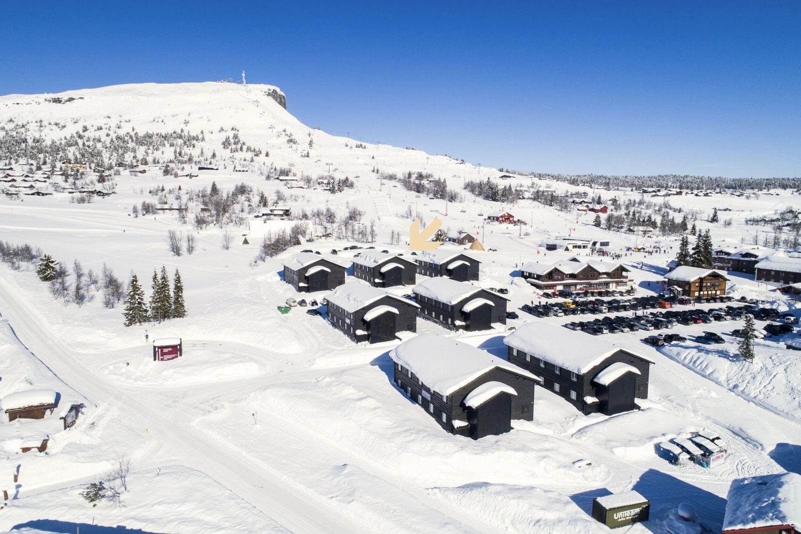 Leiligheten er en del av sameiet Skitorget med prima beliggenhet i bunnen av alpinbakken Galleribilde