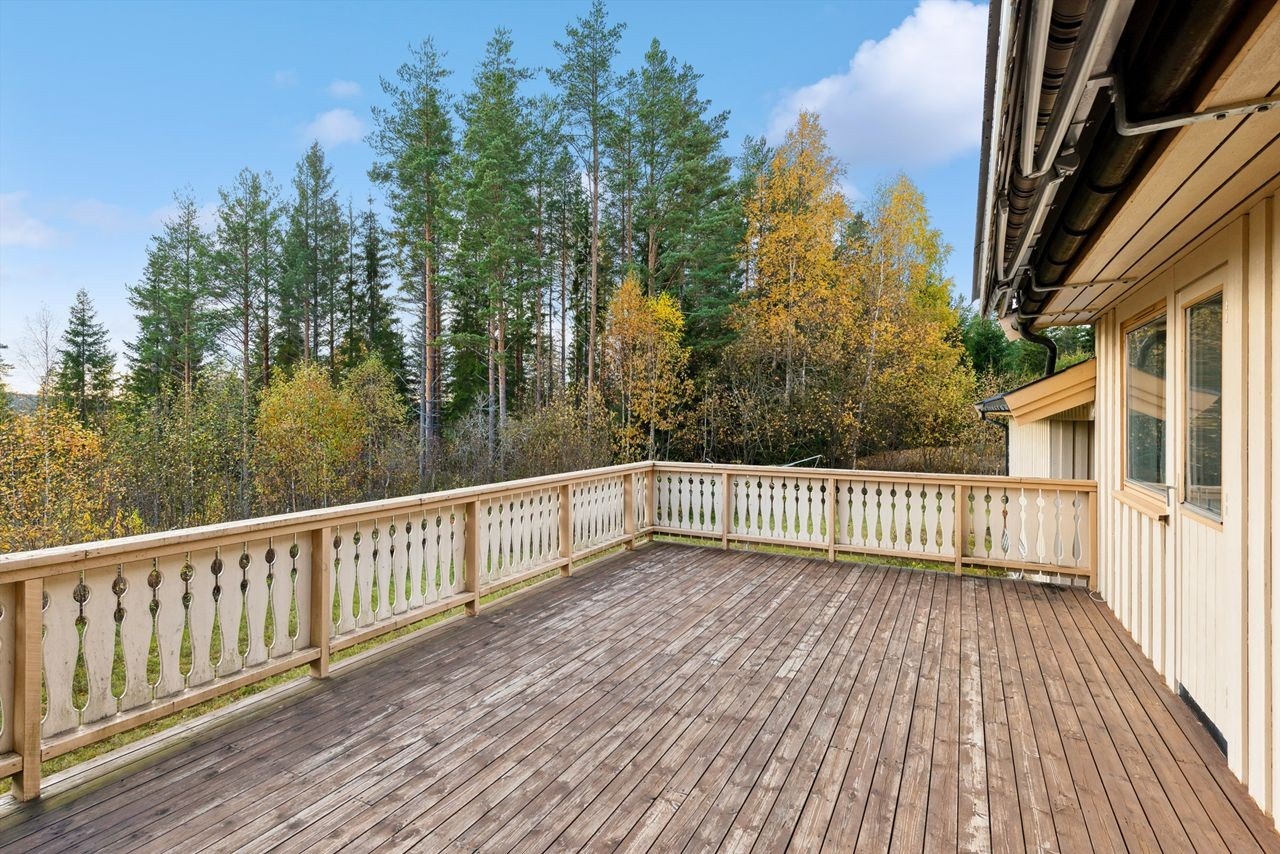 Stor og solrik terrasse Galleribilde