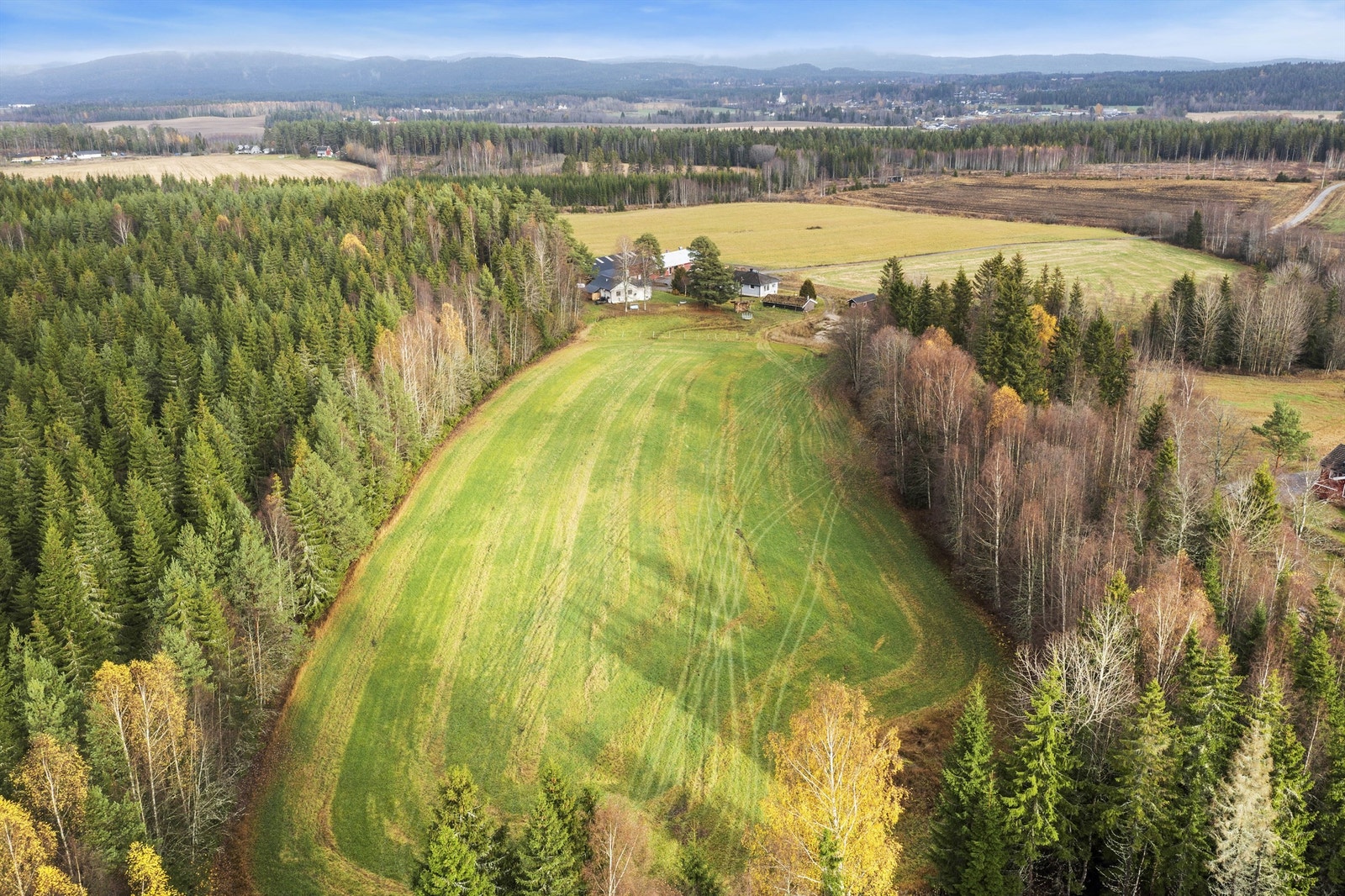 Flott eiendom like utenfor Skogbygda. Galleribilde