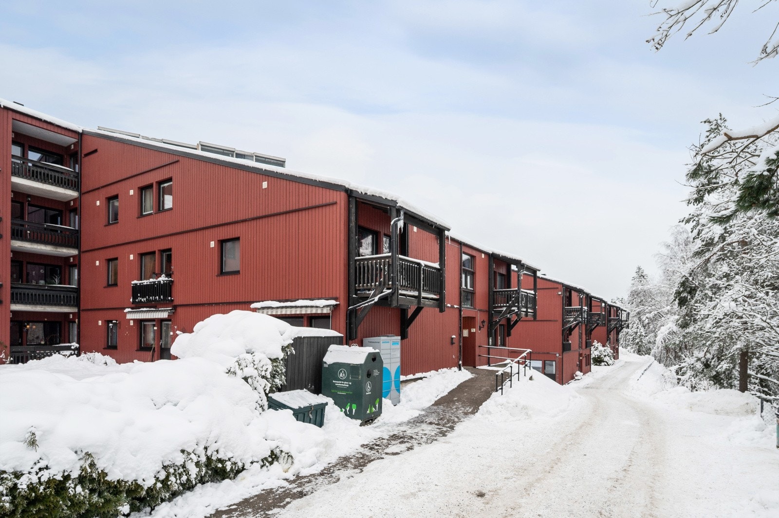 - Velkommen til Odvar solbergs vei 75C, presentert av Andreas Næss Valbye i Obos eiendomsmeglere. Boligen er klausulert for 45 + - Galleribilde