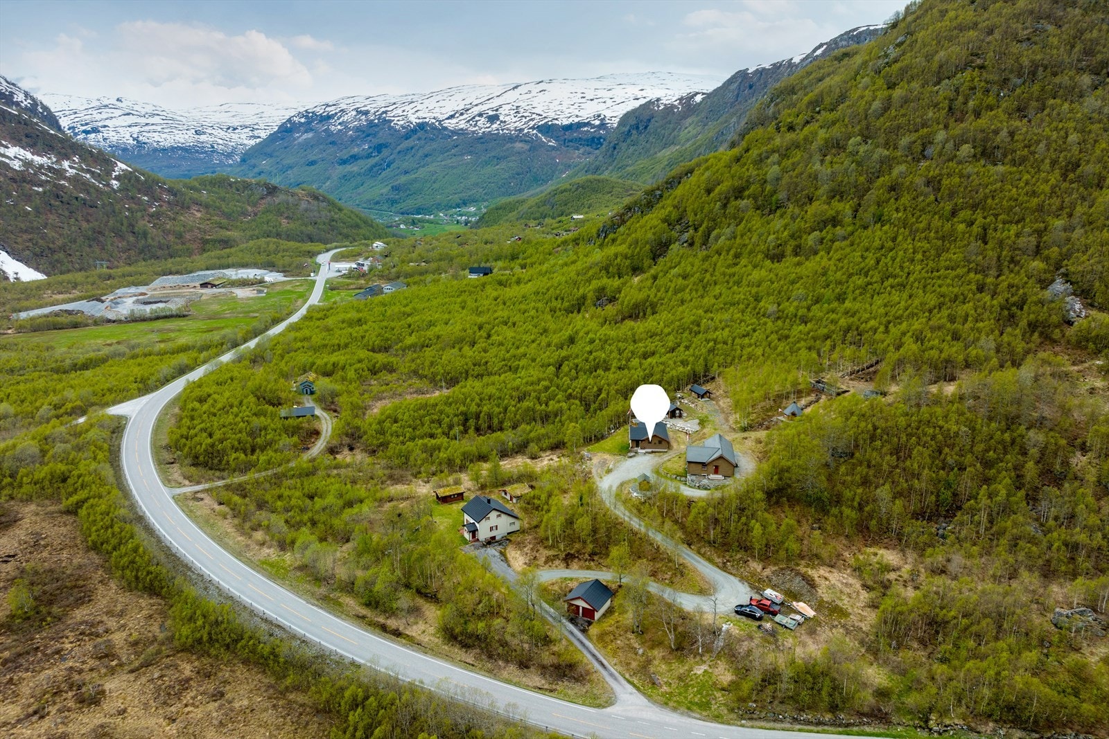 Naturskjønne omgivelser på Baklia, i Røldal Galleribilde