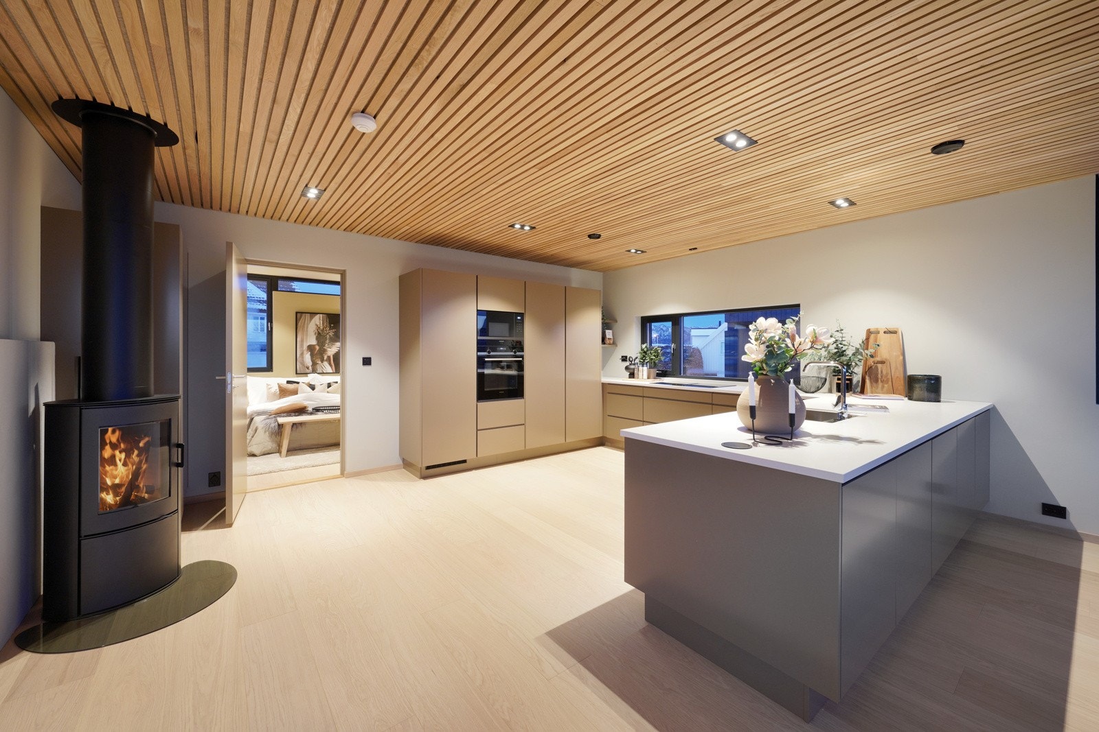 Kjøkkenet er levert av kvalitetsleverandøren Bjerks Trevare Galleribilde